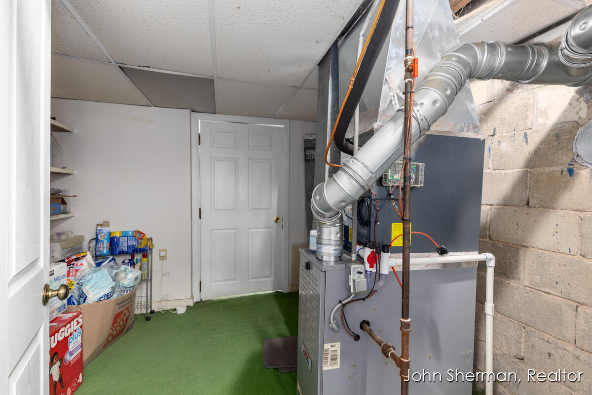 1822 Mayfair Drive NE Grand Rapids MI 49503