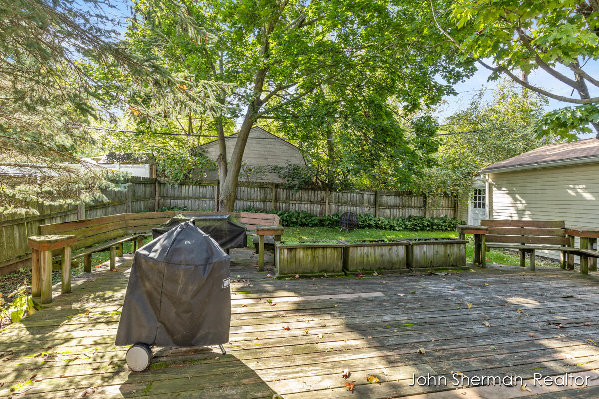 1822 Mayfair Drive NE Grand Rapids MI 49503