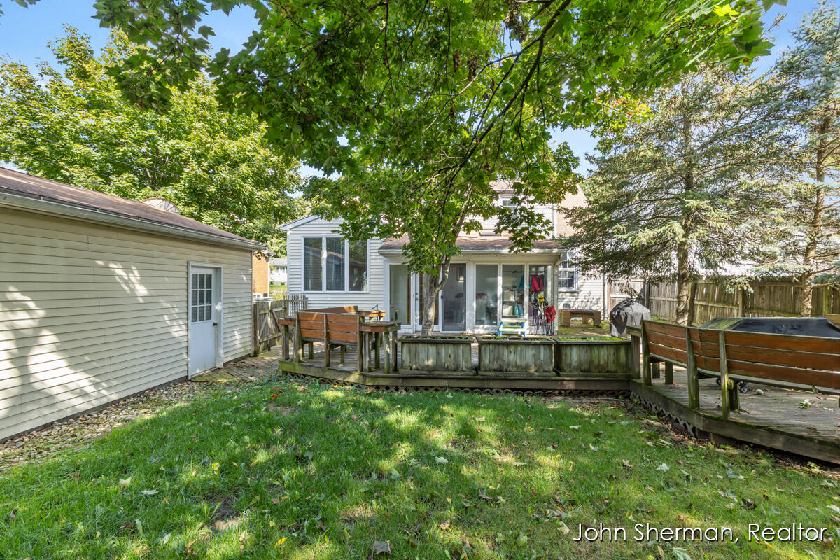 1822 Mayfair Drive NE Grand Rapids MI 49503