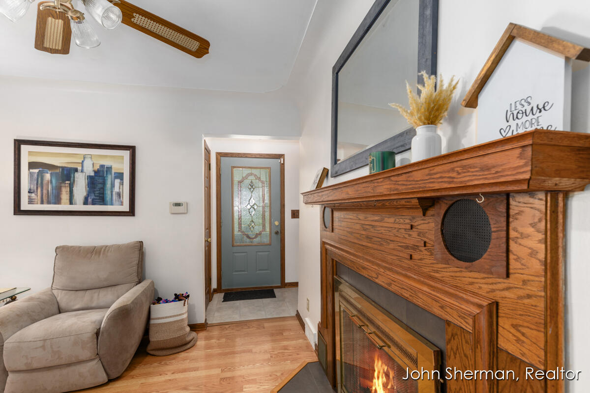 1822 Mayfair Drive NE Grand Rapids MI 49503