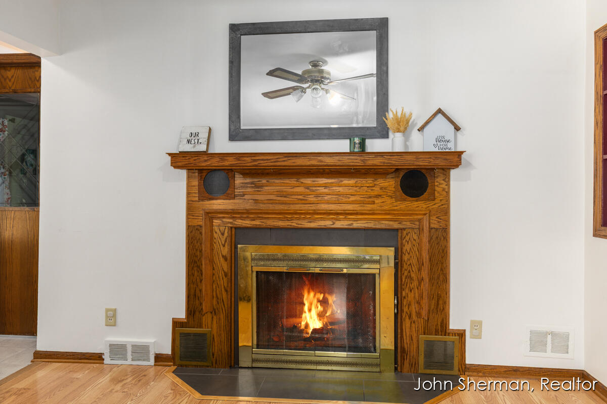 1822 Mayfair Drive NE Grand Rapids MI 49503