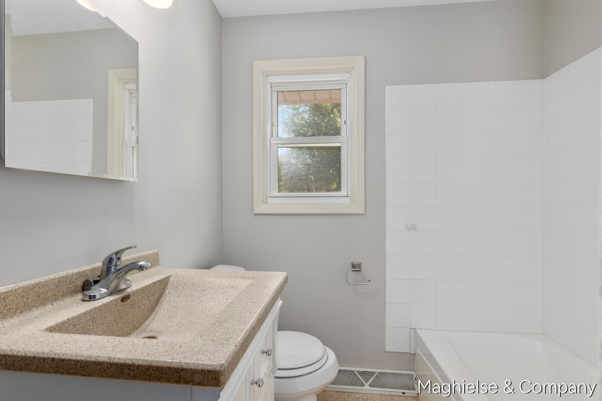 4431 Burgis Avenue SE Grand Rapids MI 49508