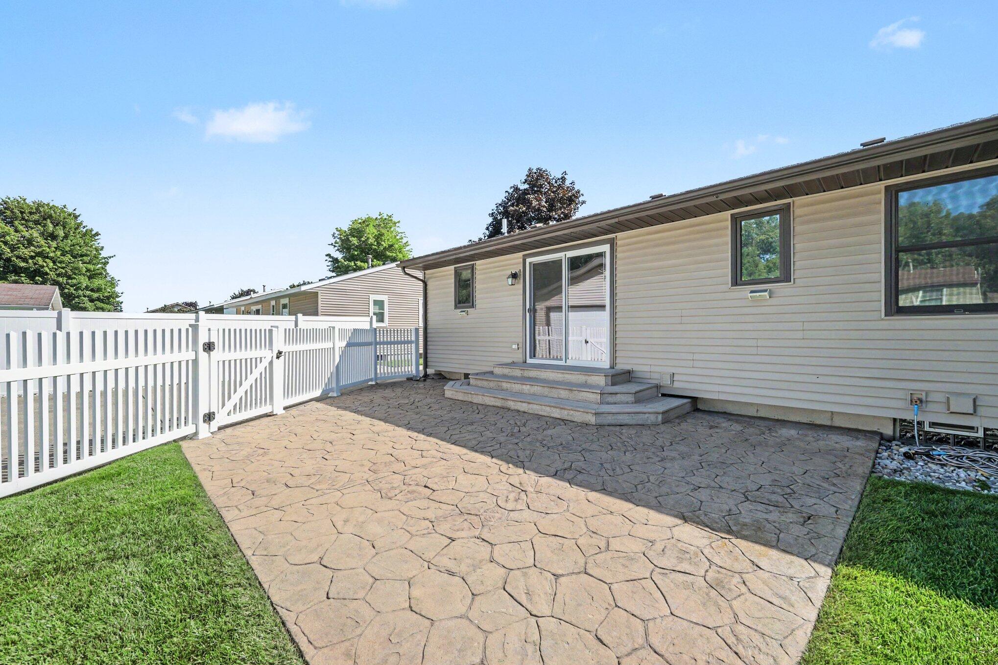 3461 Auburn Avenue NE Grand Rapids MI 49525