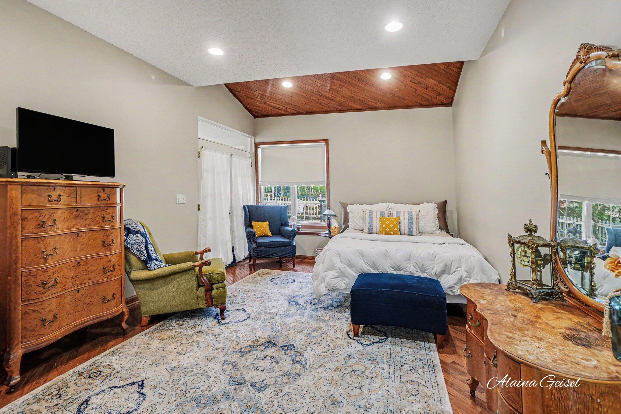 385 Marquette Avenue Holland MI 49424