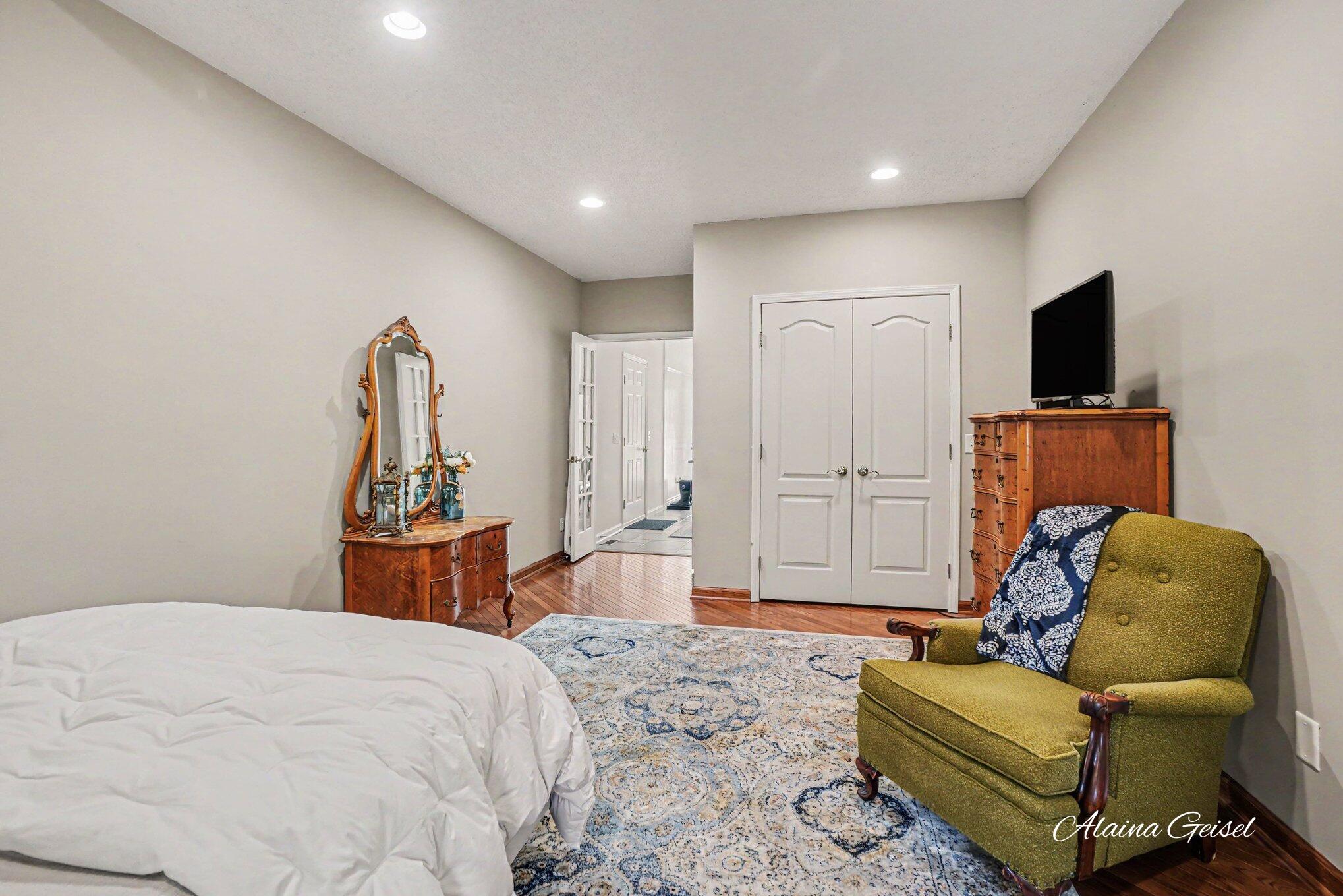 385 Marquette Avenue Holland MI 49424