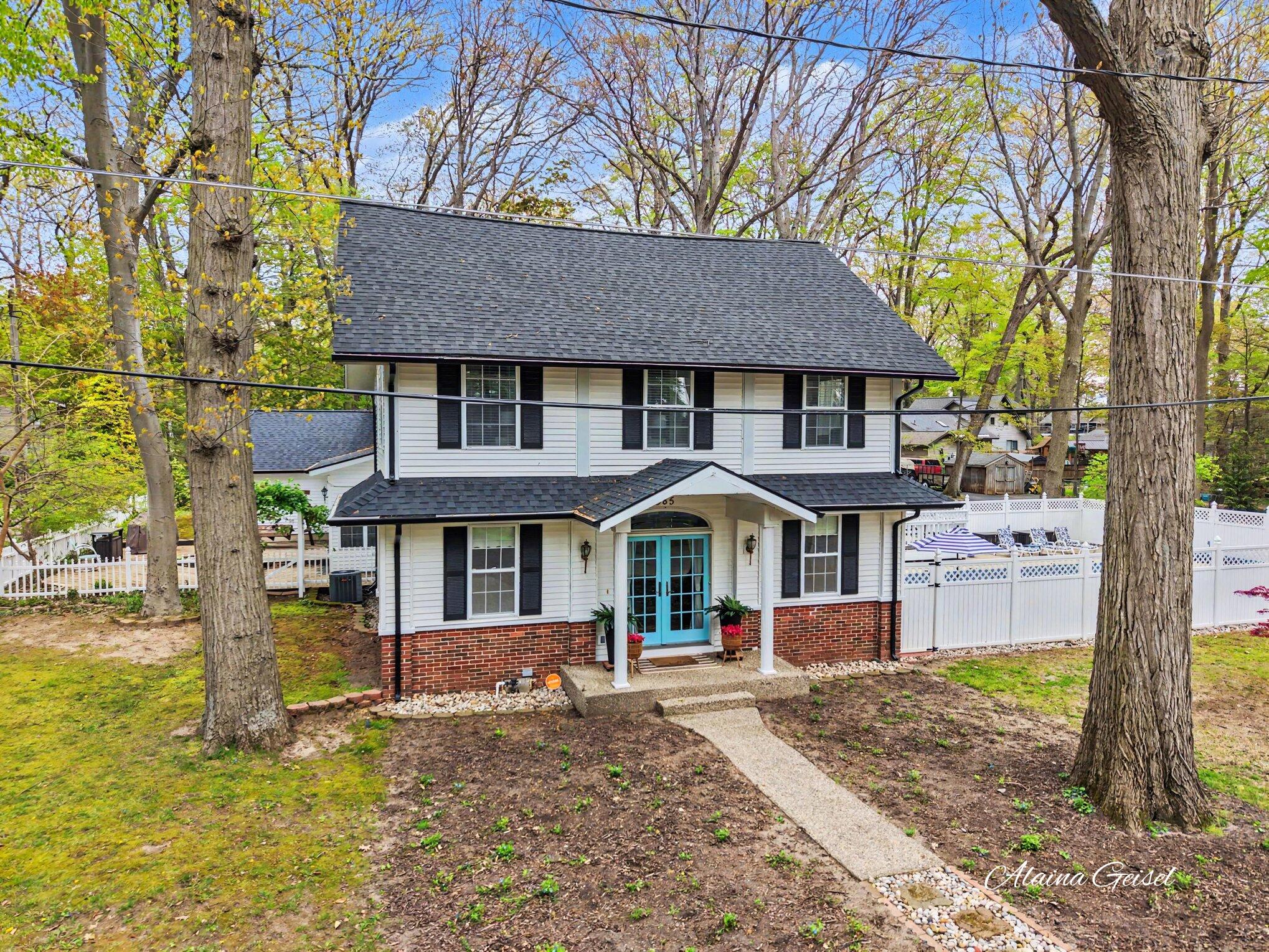 385 Marquette Avenue Holland MI 49424