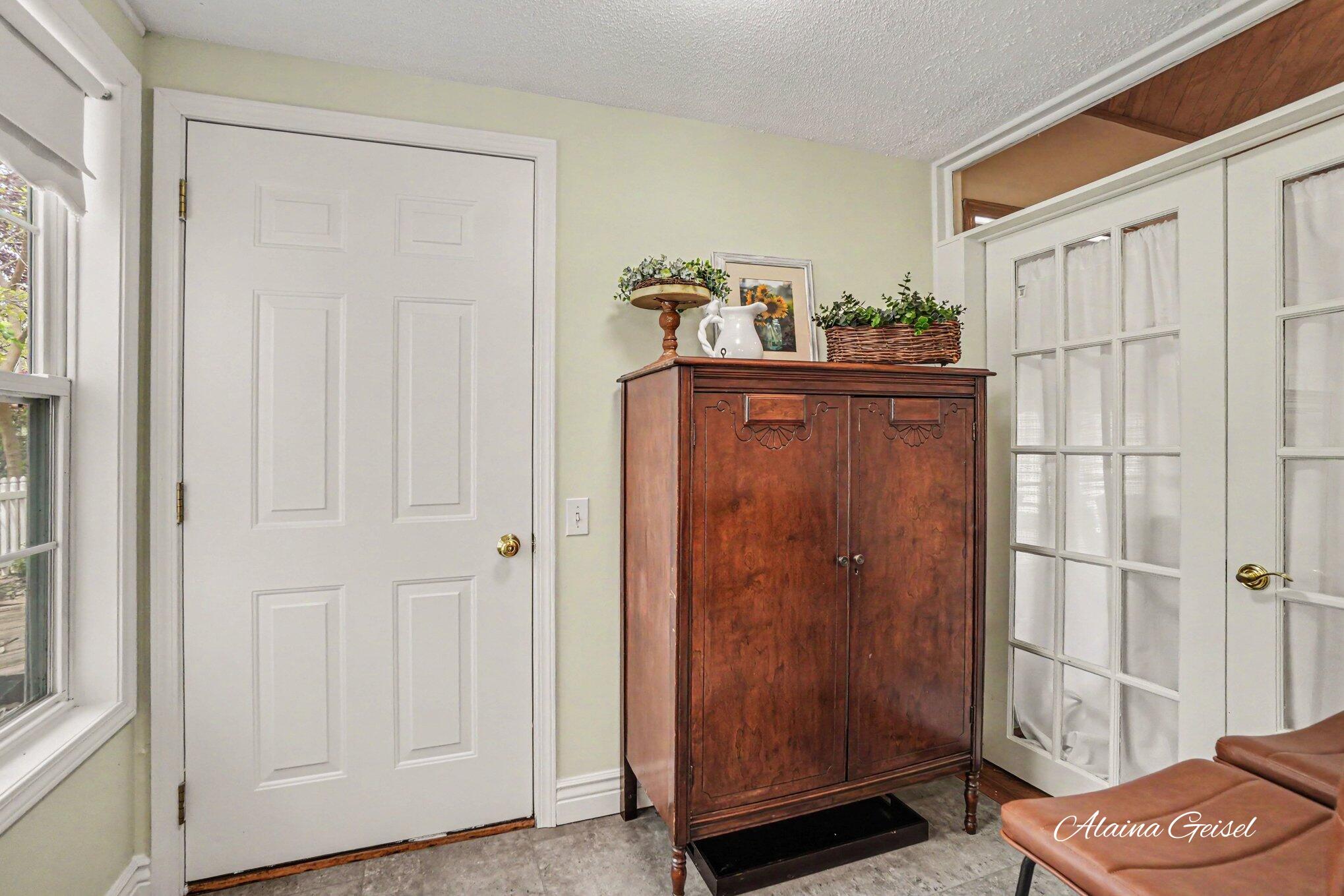 385 Marquette Avenue Holland MI 49424