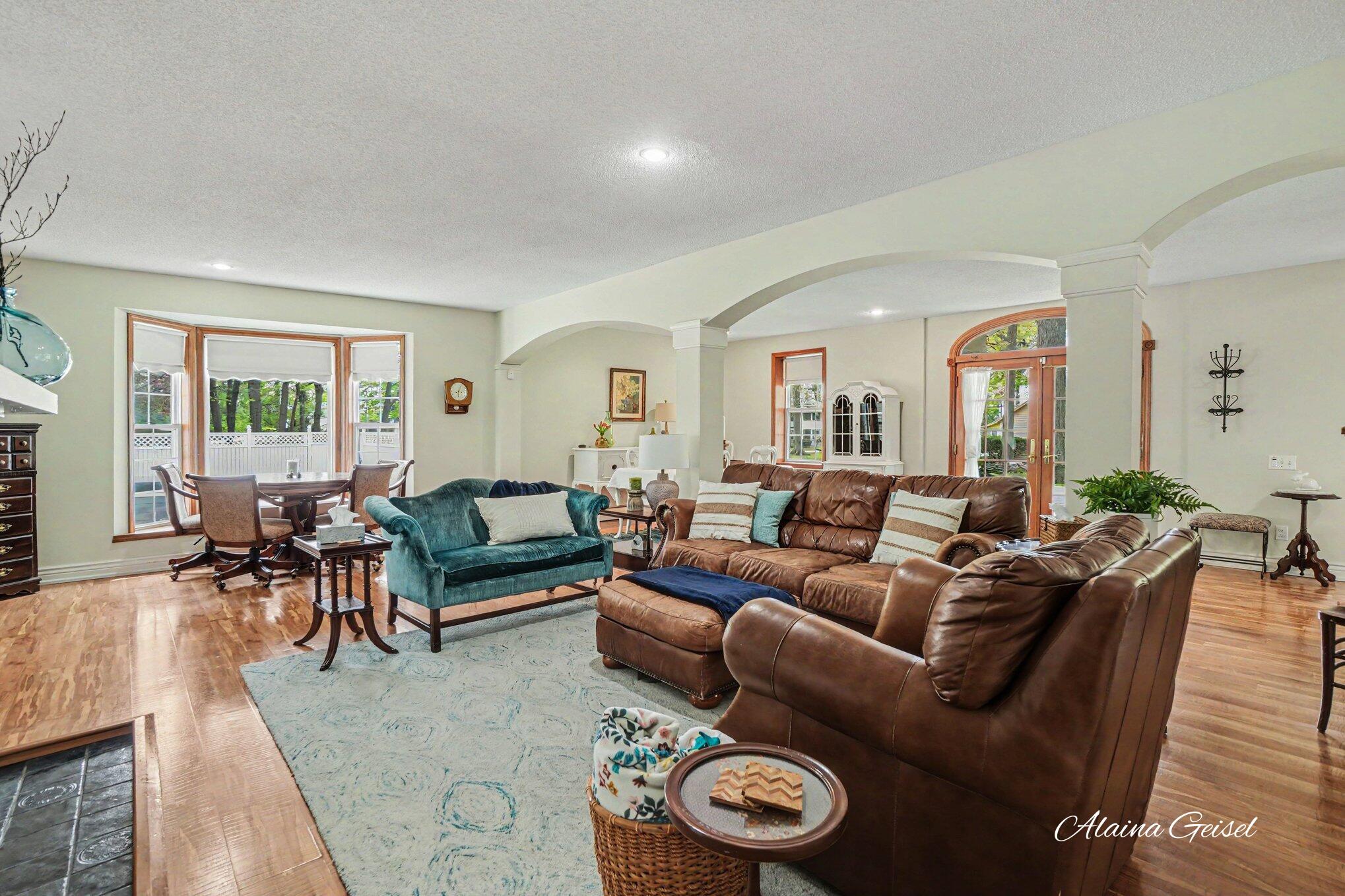 385 Marquette Avenue Holland MI 49424