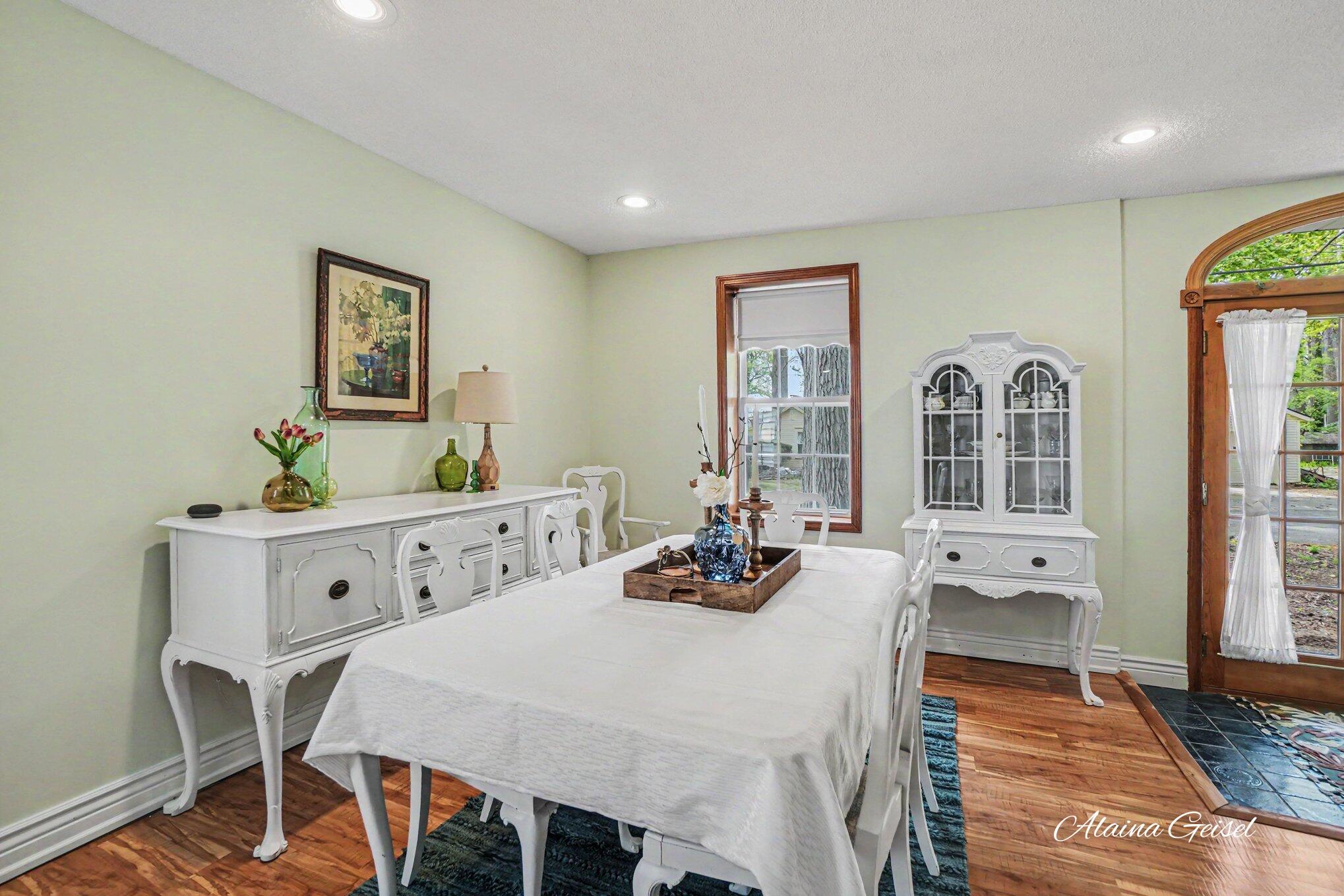 385 Marquette Avenue Holland MI 49424