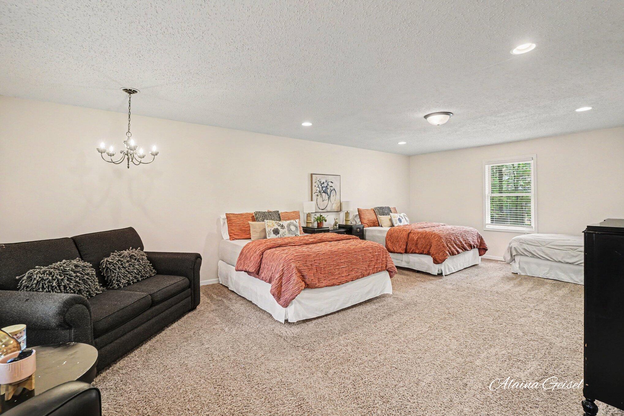 385 Marquette Avenue Holland MI 49424