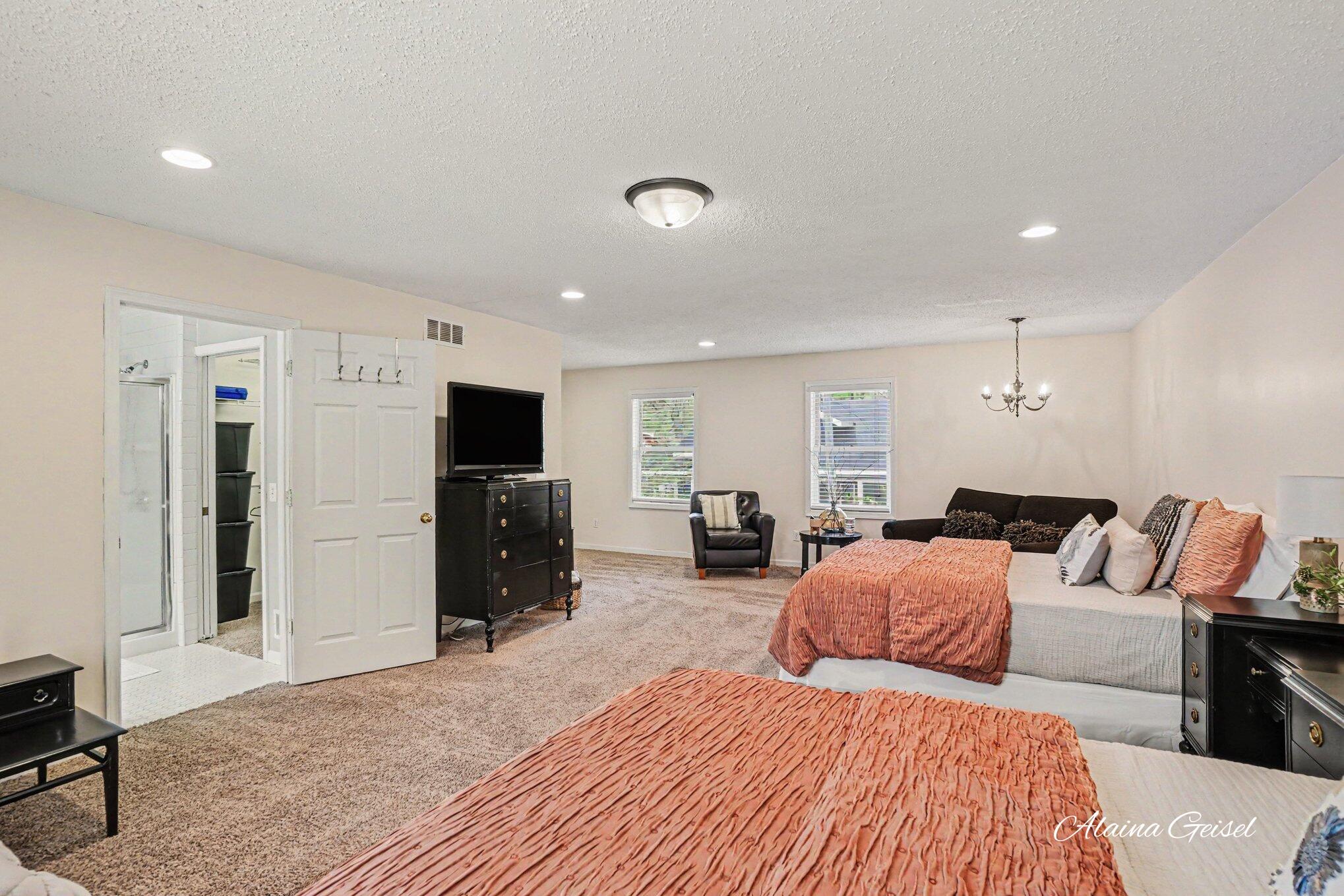 385 Marquette Avenue Holland MI 49424