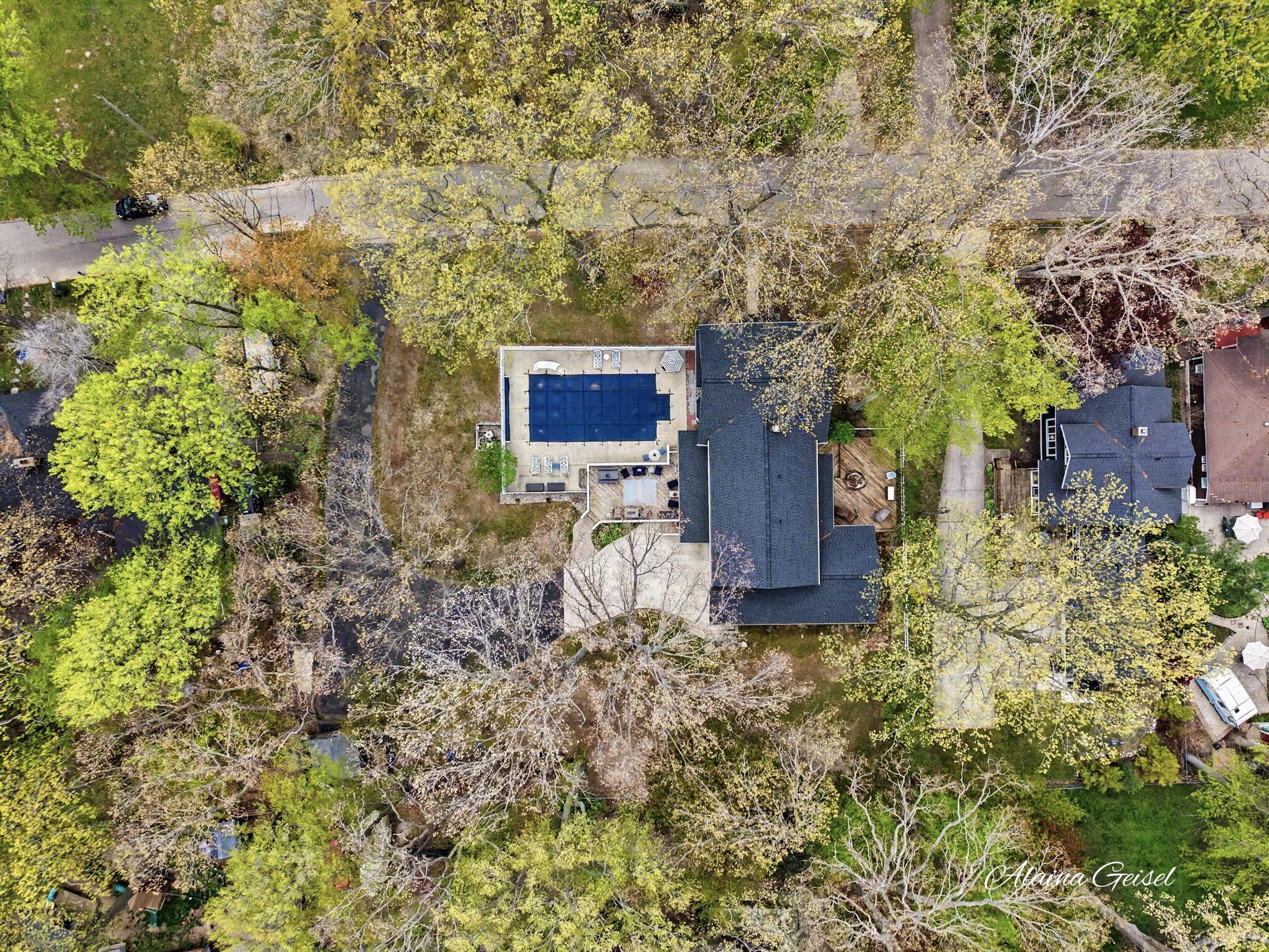 385 Marquette Avenue Holland MI 49424