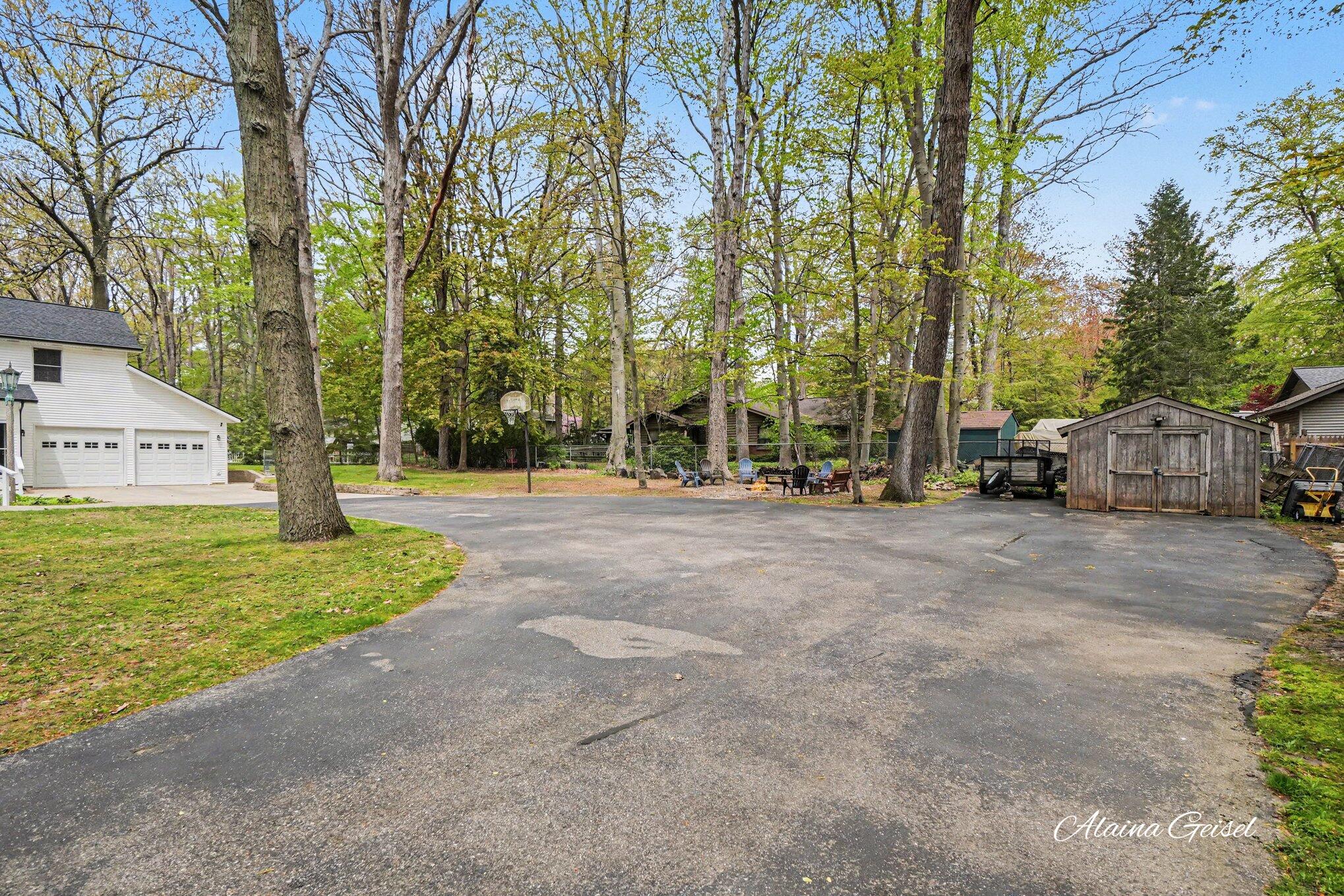 385 Marquette Avenue Holland MI 49424