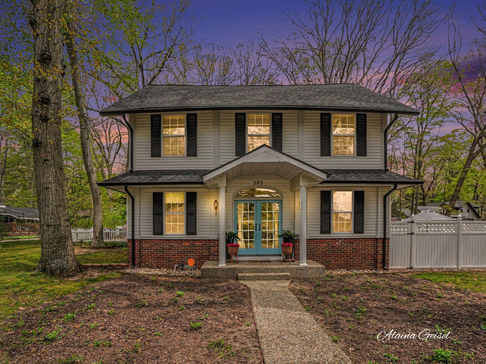 385 Marquette Avenue Holland MI 49424