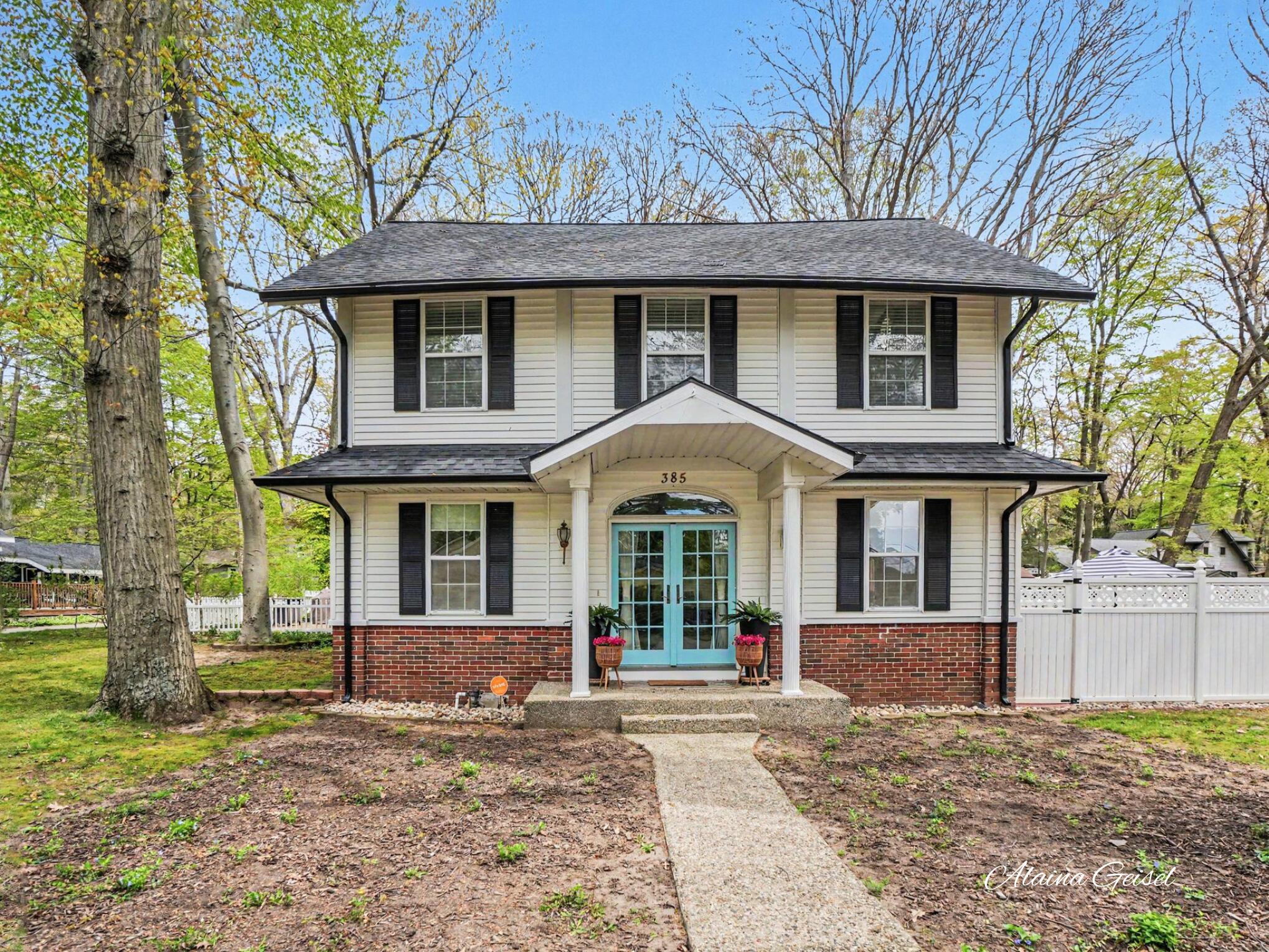 385 Marquette Avenue Holland MI 49424