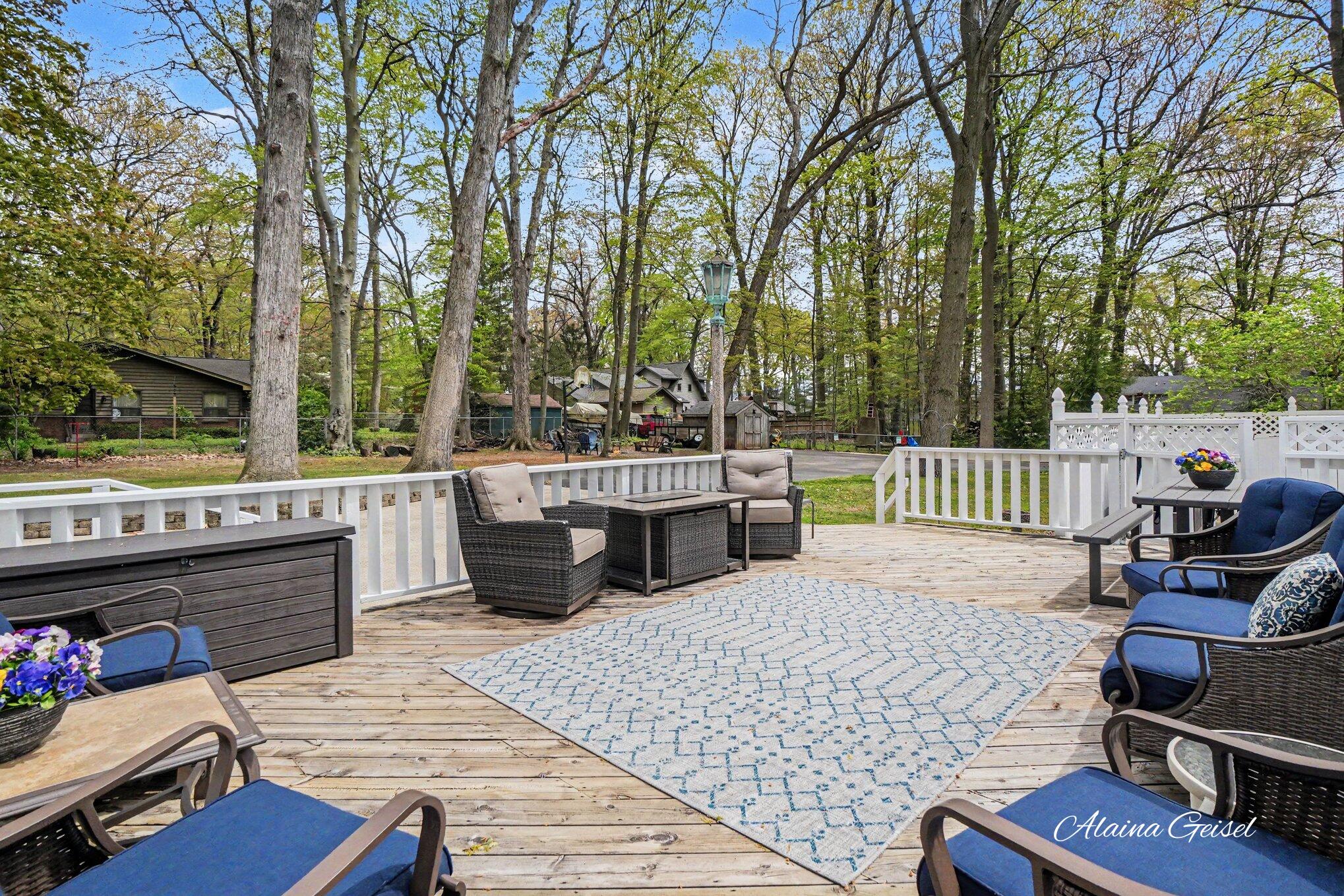 385 Marquette Avenue Holland MI 49424