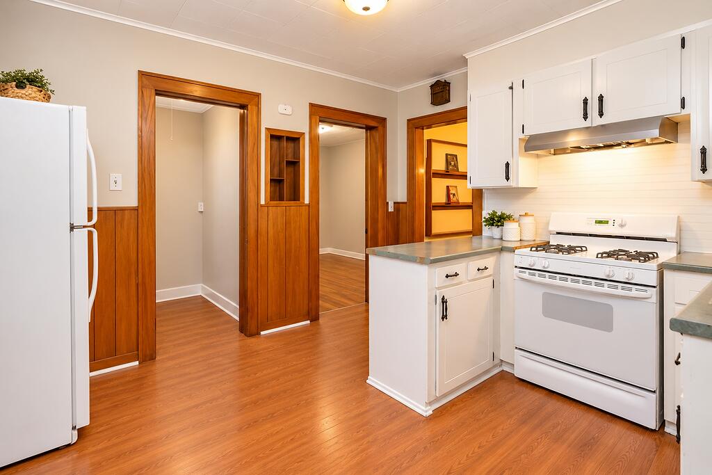 615 Diamond Avenue NE Grand Rapids MI 49503