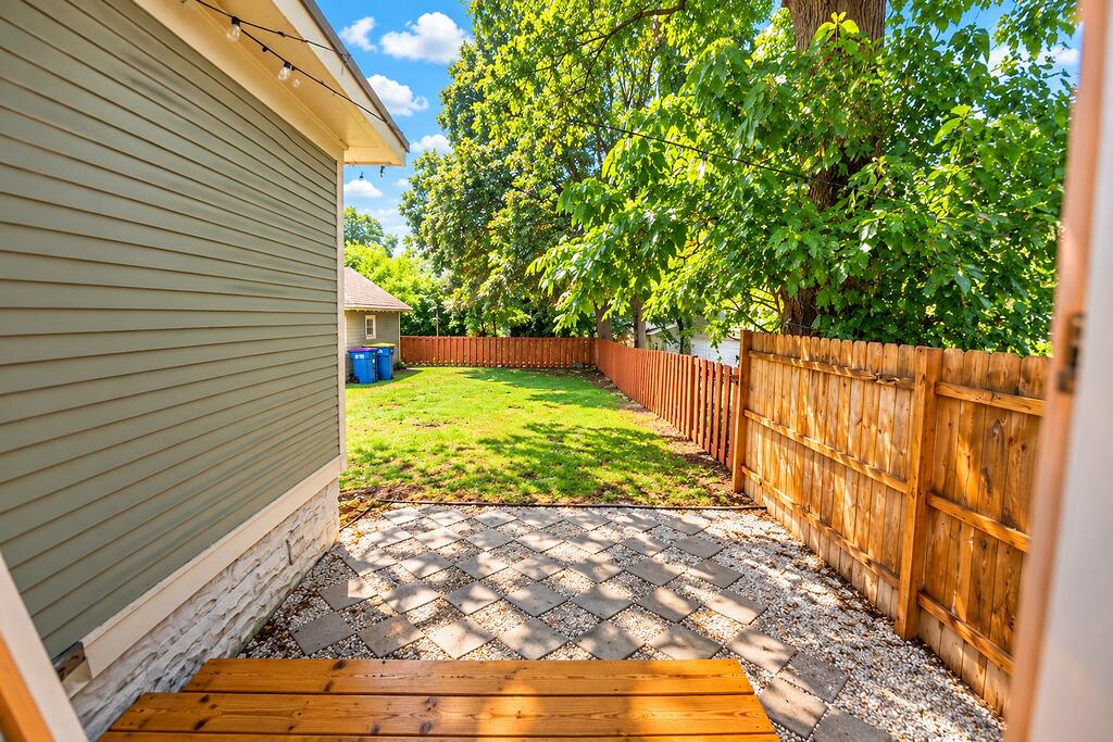 615 Diamond Avenue NE Grand Rapids MI 49503