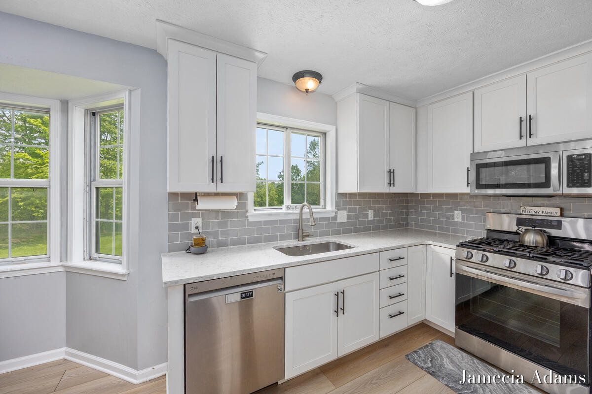 5204 Discovery Drive SE Grand Rapids MI 49508