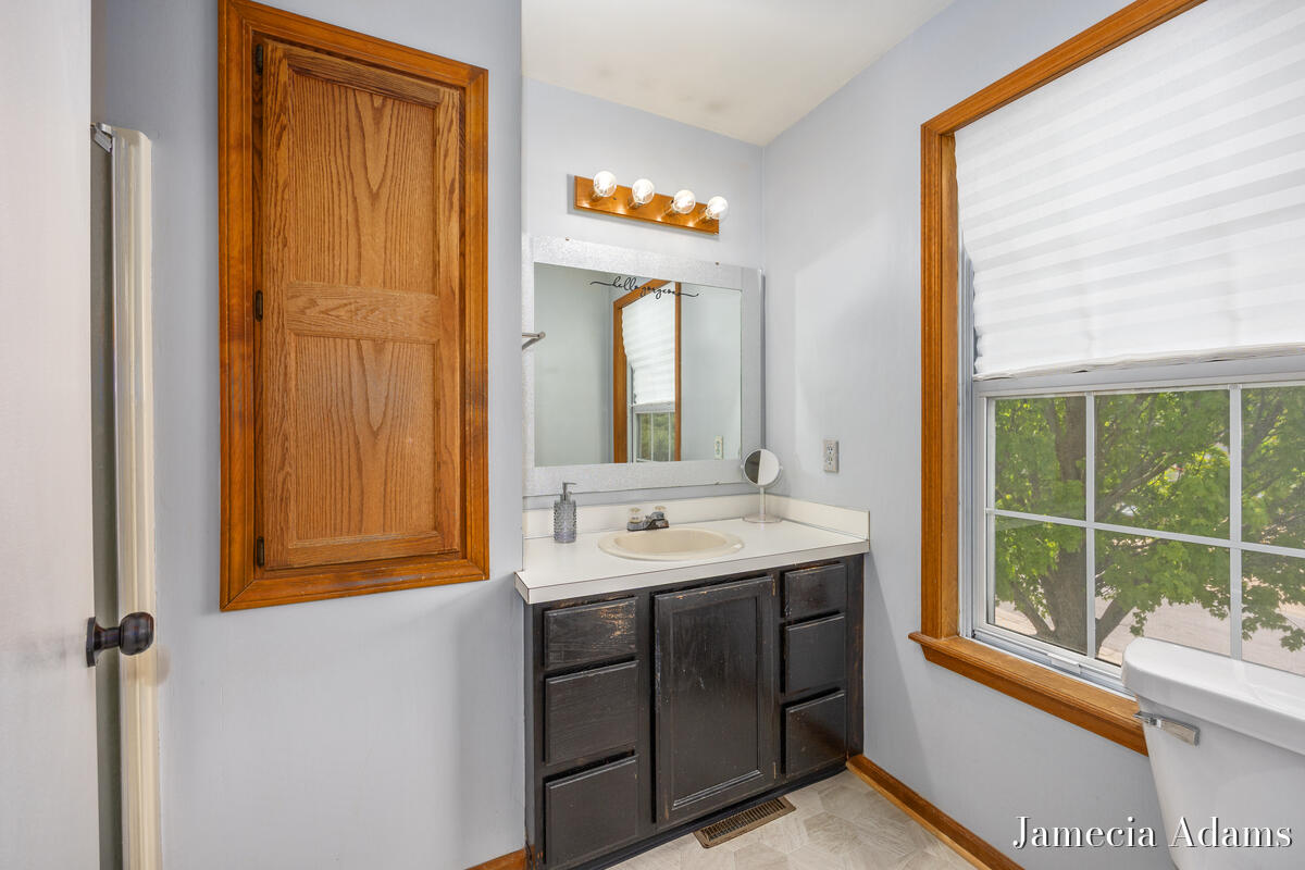 5204 Discovery Drive SE Grand Rapids MI 49508