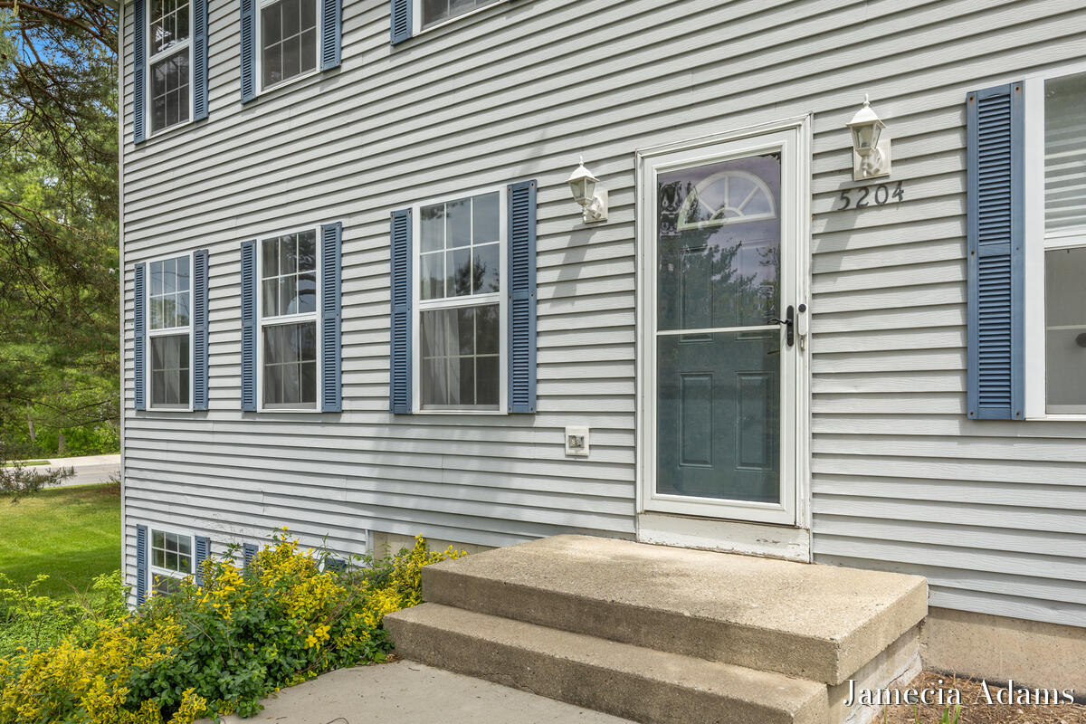 5204 Discovery Drive SE Grand Rapids MI 49508