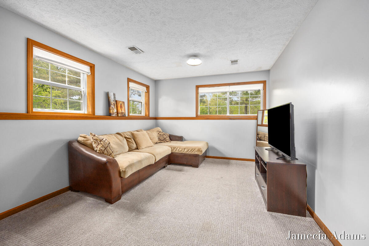 5204 Discovery Drive SE Grand Rapids MI 49508