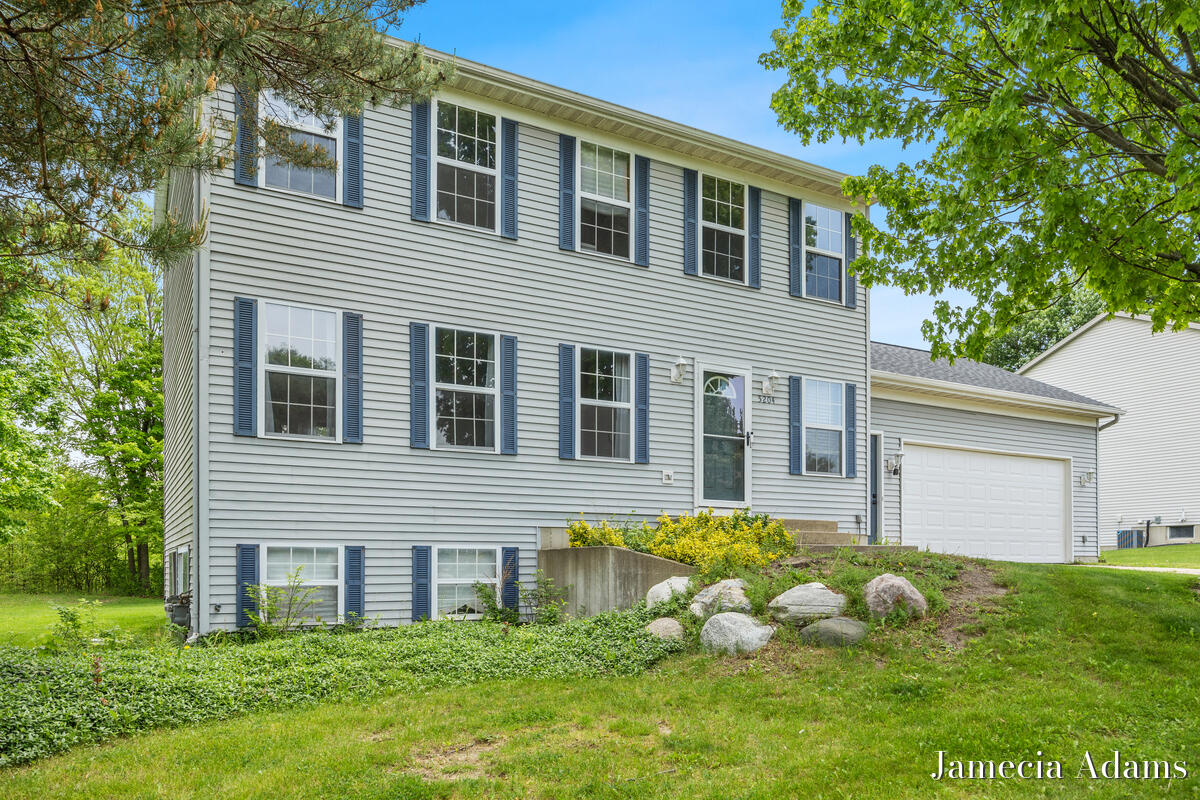 5204 Discovery Drive SE Grand Rapids MI 49508