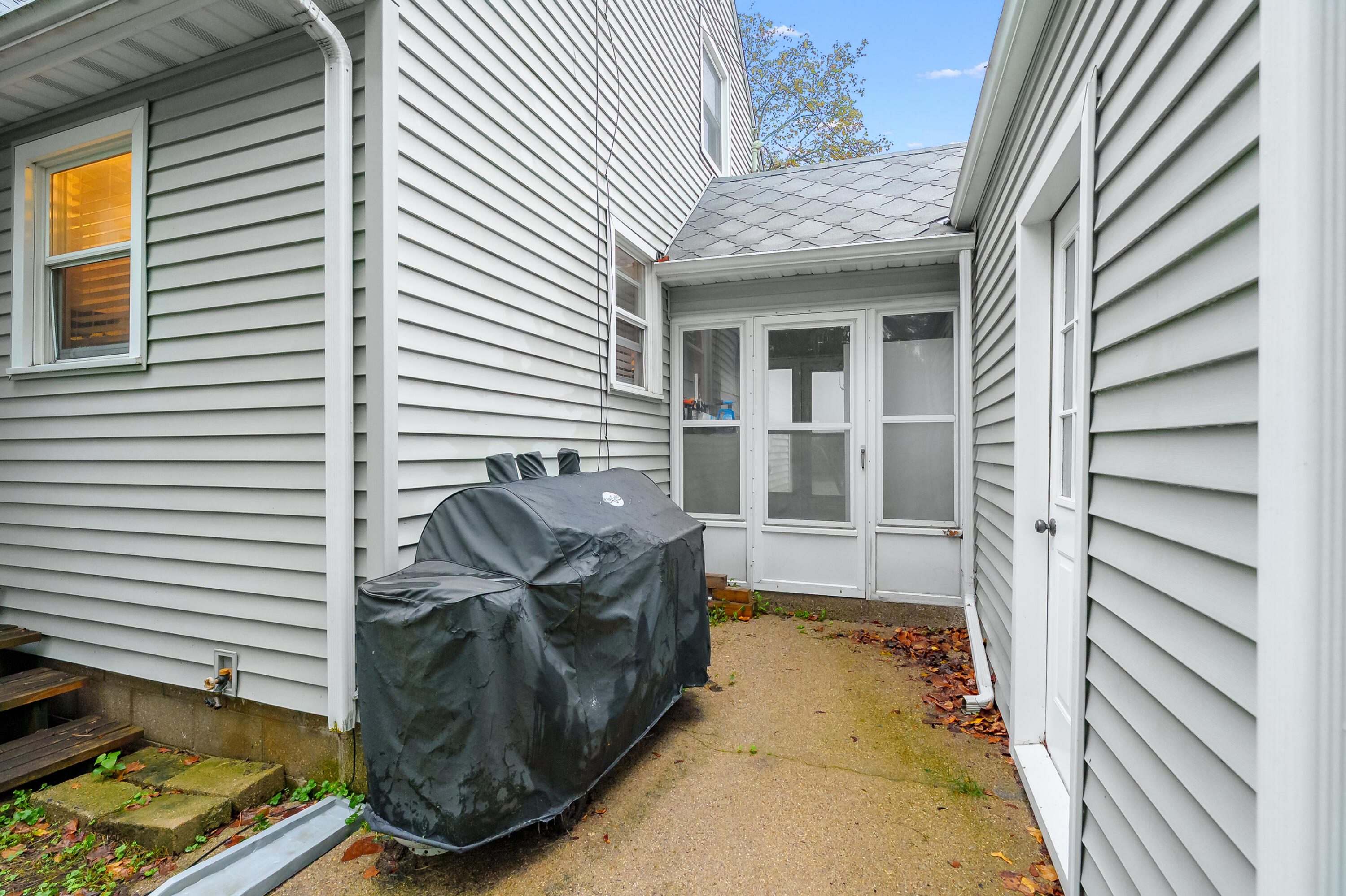 910 Farrell Avenue Kalamazoo MI 49006