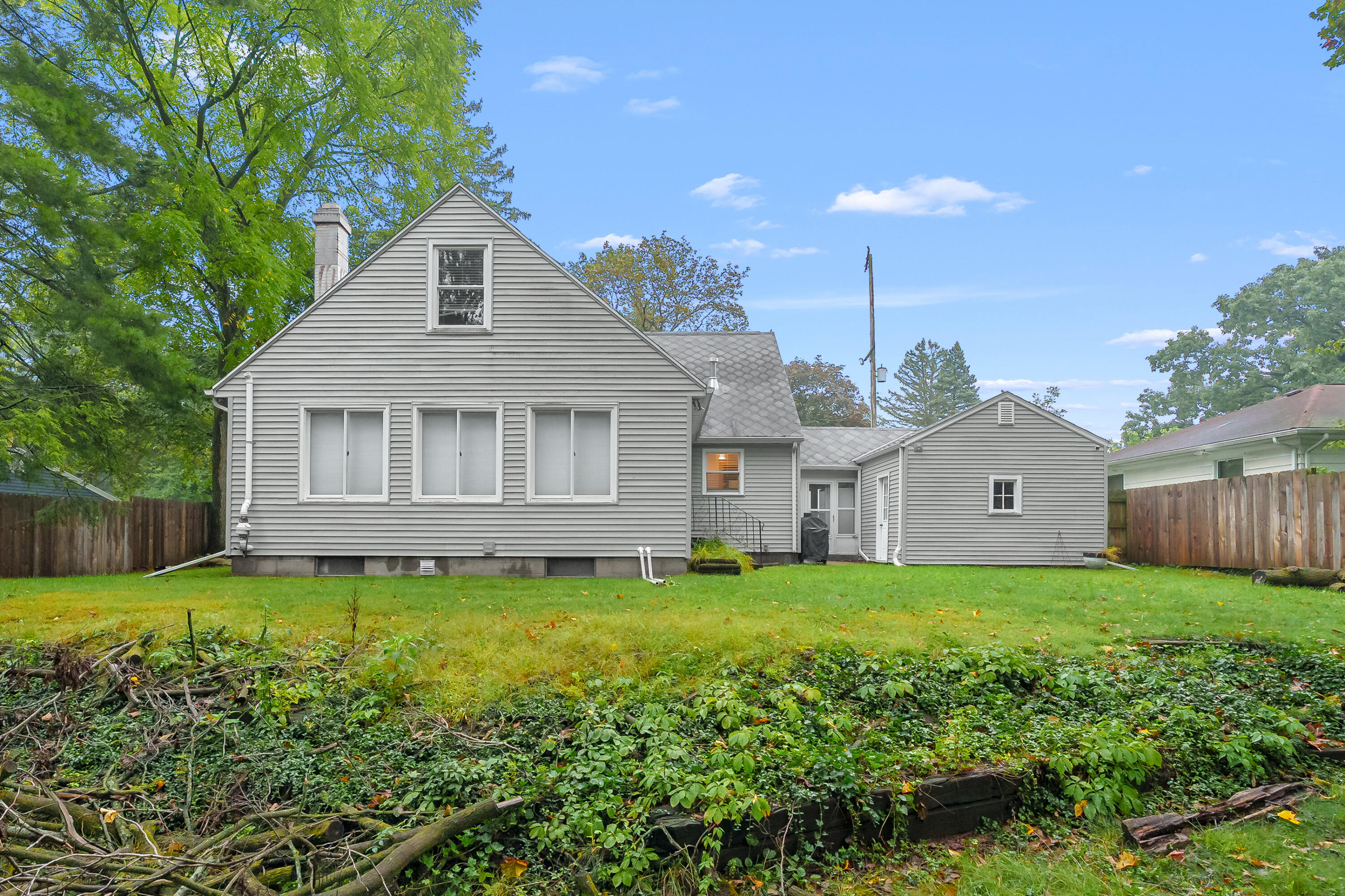 910 Farrell Avenue Kalamazoo MI 49006