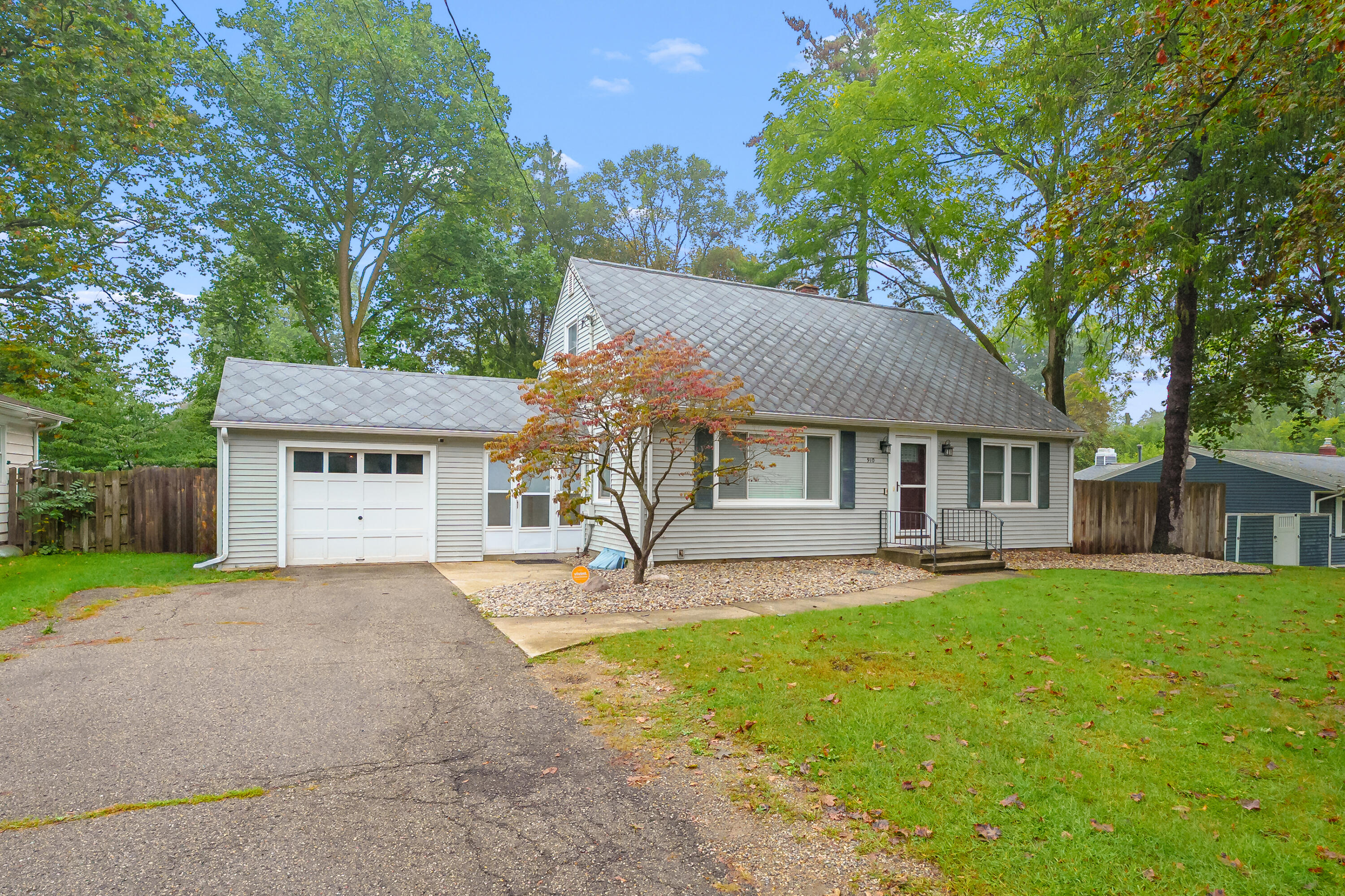 910 Farrell Avenue Kalamazoo MI 49006
