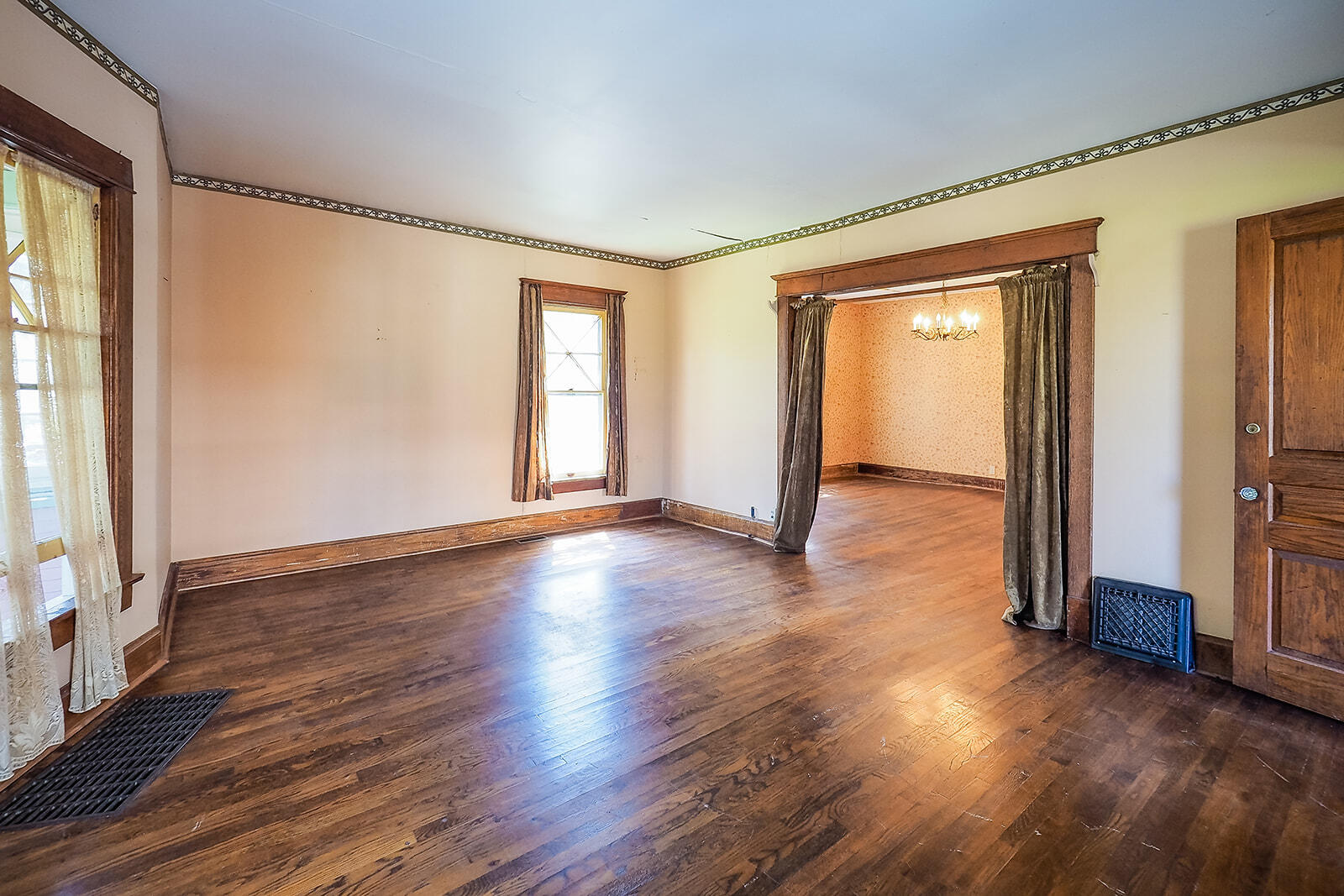 210 S Elm Street Three Oaks MI 49128