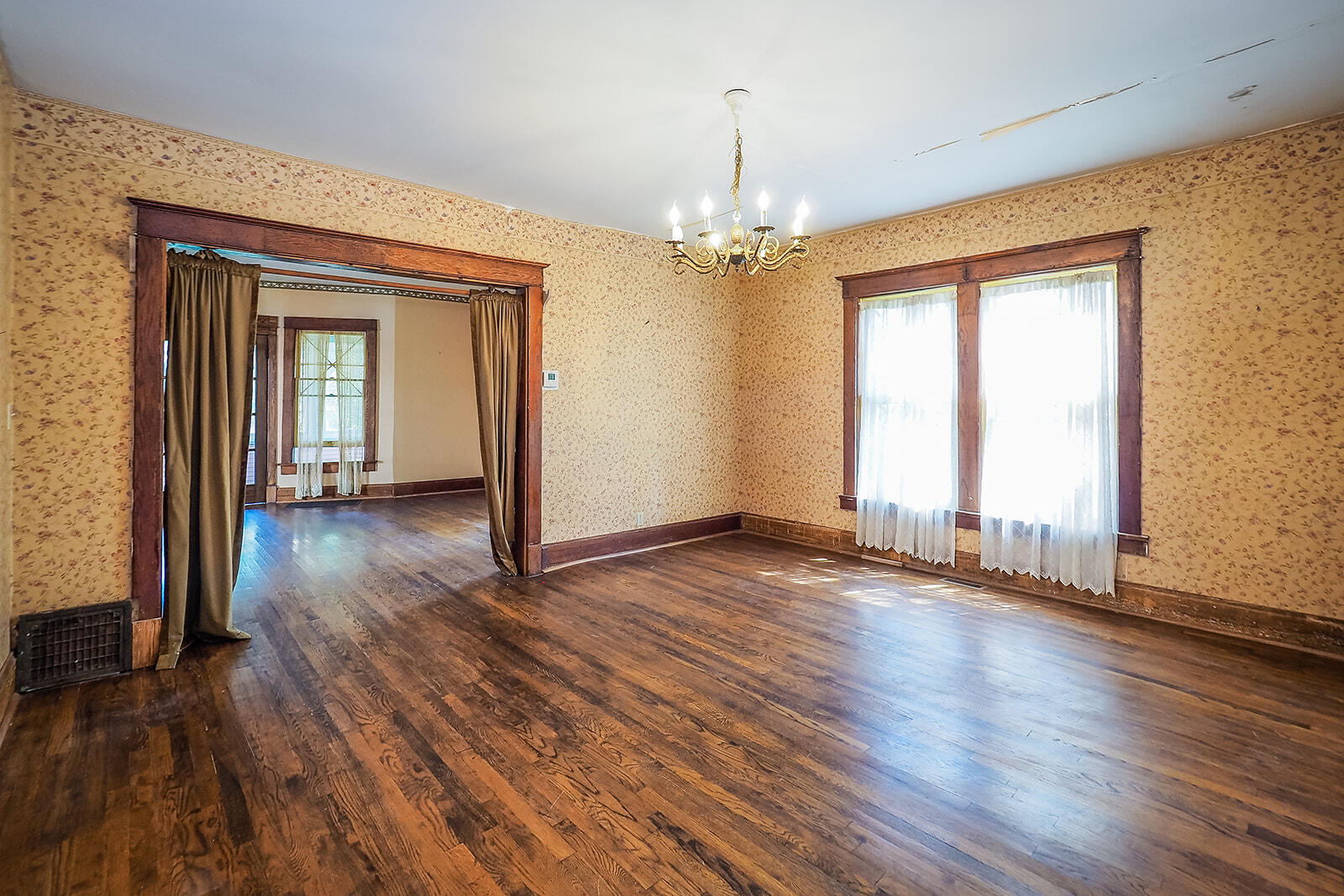 210 S Elm Street Three Oaks MI 49128