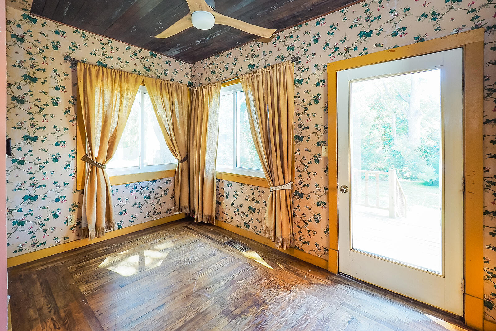 210 S Elm Street Three Oaks MI 49128