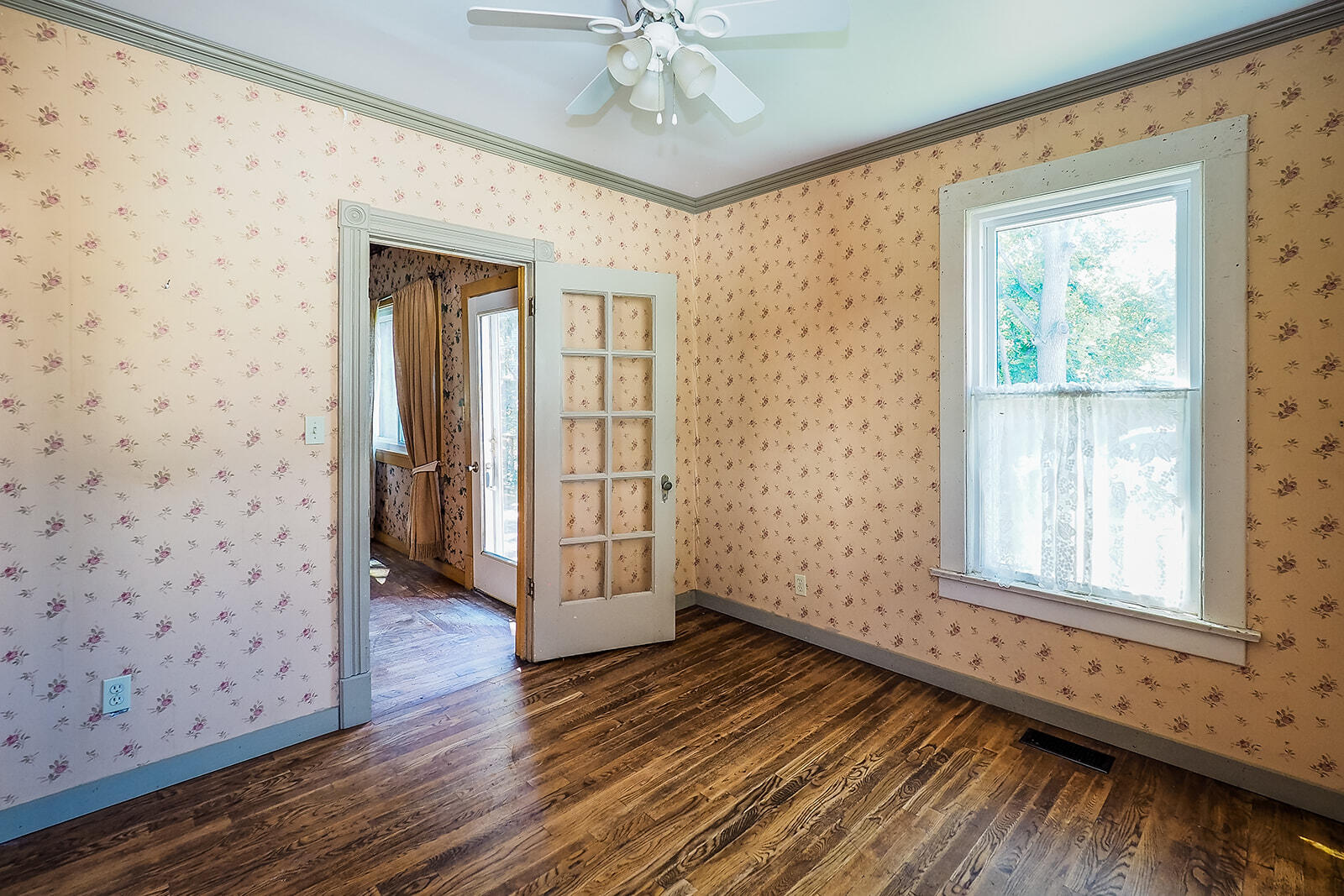 210 S Elm Street Three Oaks MI 49128