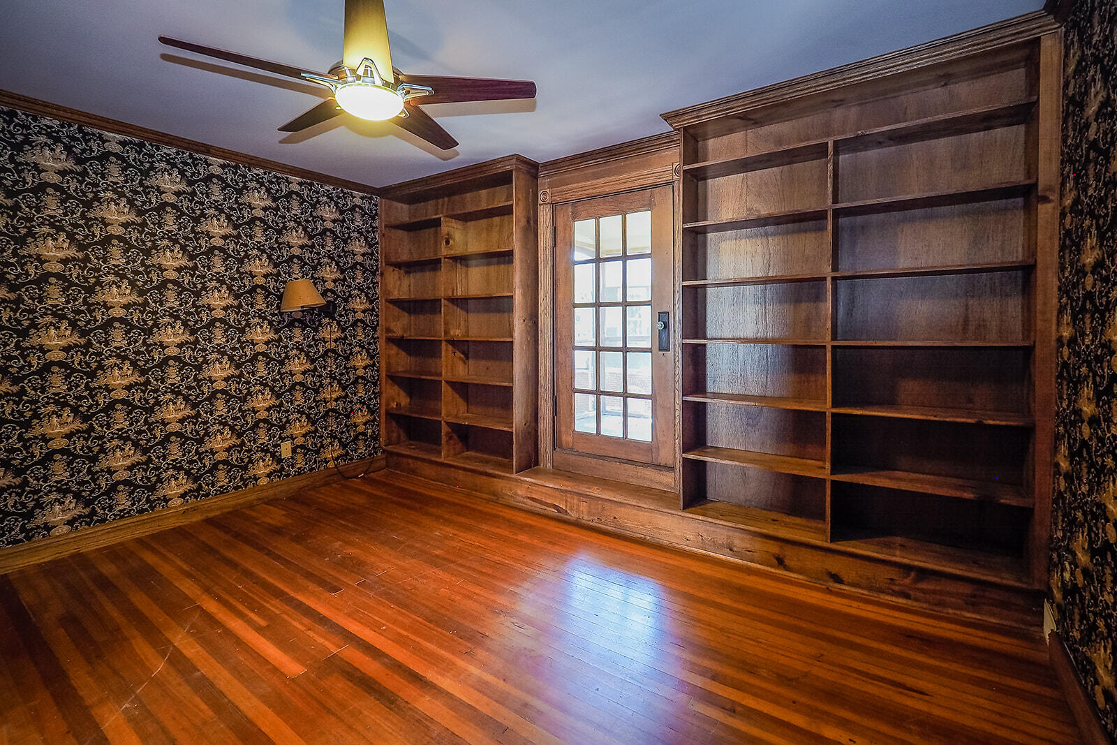 210 S Elm Street Three Oaks MI 49128