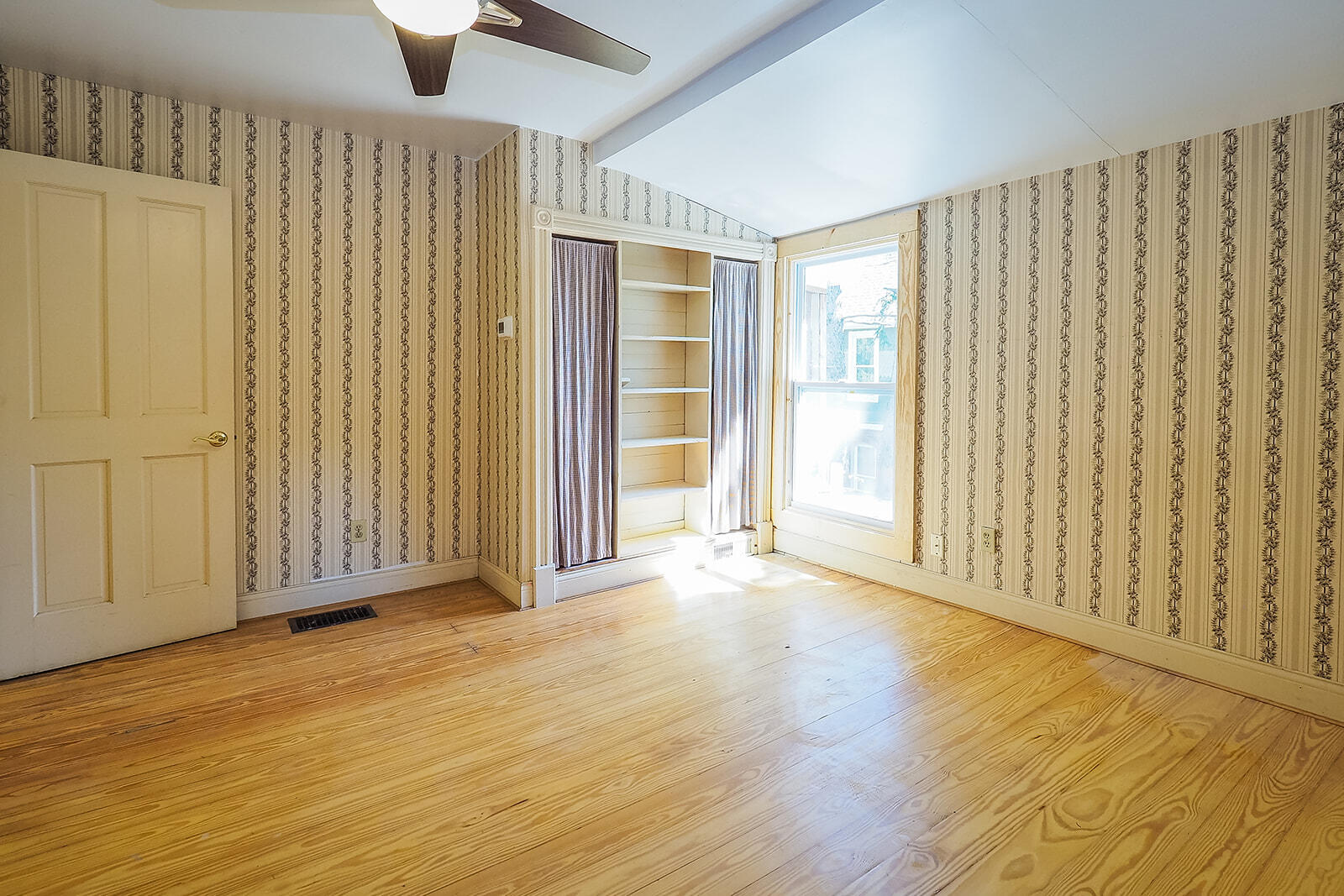 210 S Elm Street Three Oaks MI 49128