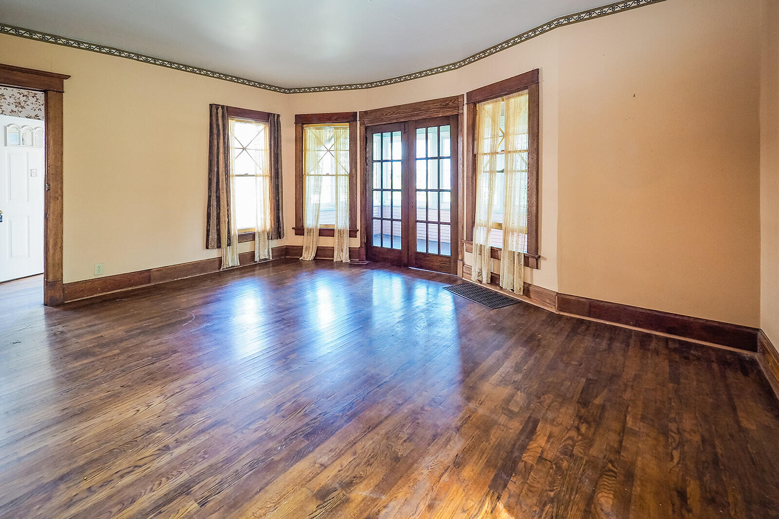 210 S Elm Street Three Oaks MI 49128
