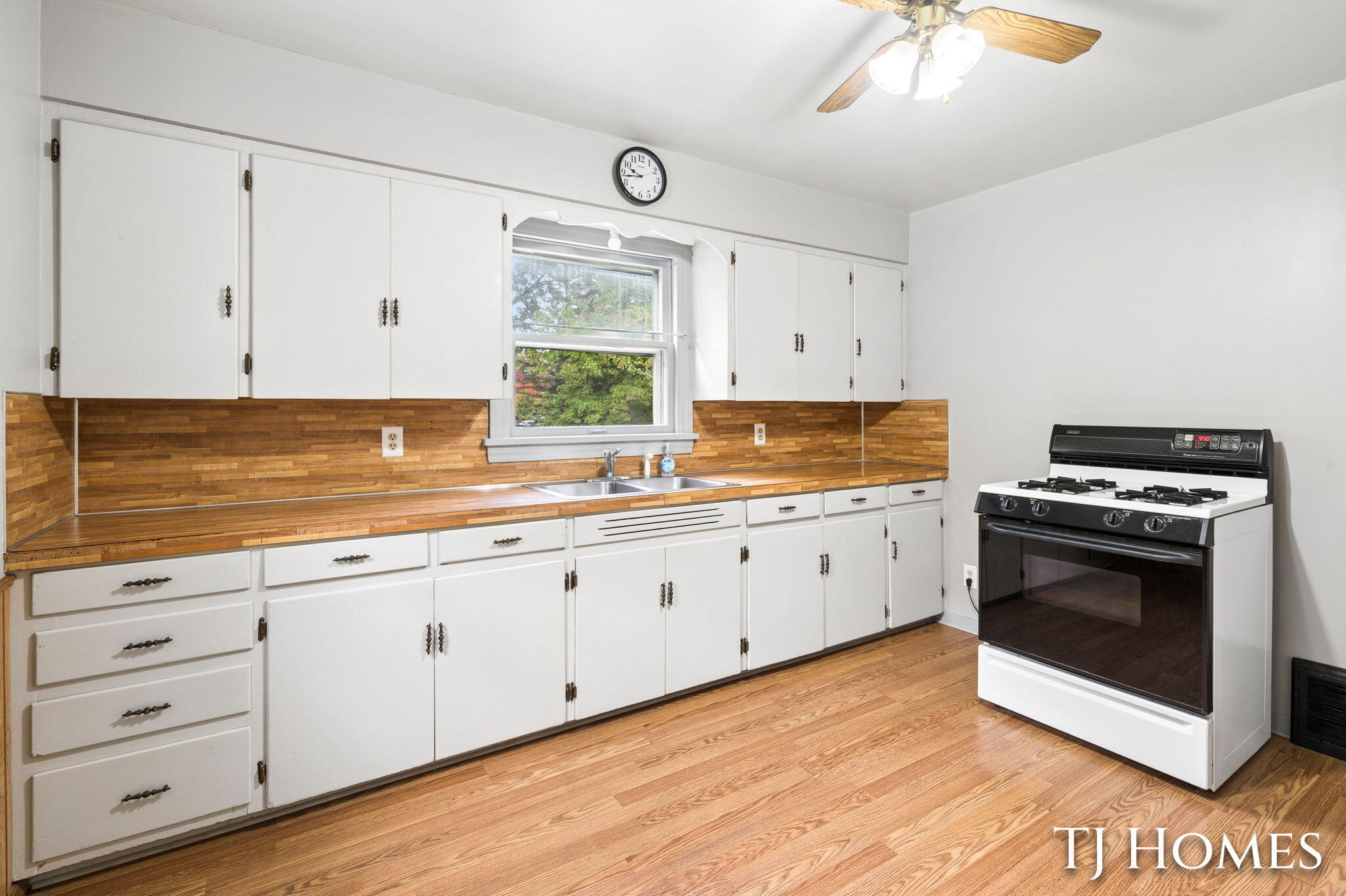497 136th Avenue Holland MI 49424