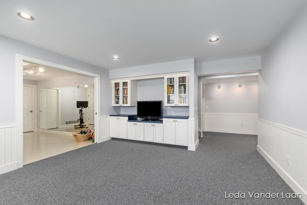 7250 Loma Linda Drive NE Rockford MI 49341
