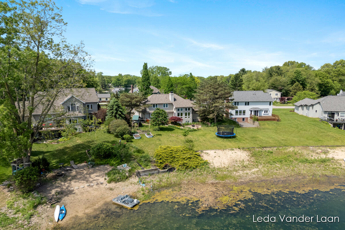 7250 Loma Linda Drive NE Rockford MI 49341