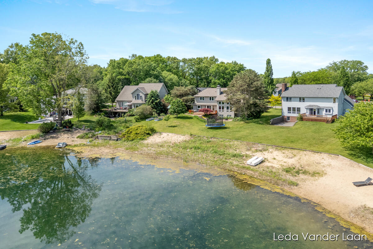 7250 Loma Linda Drive NE Rockford MI 49341