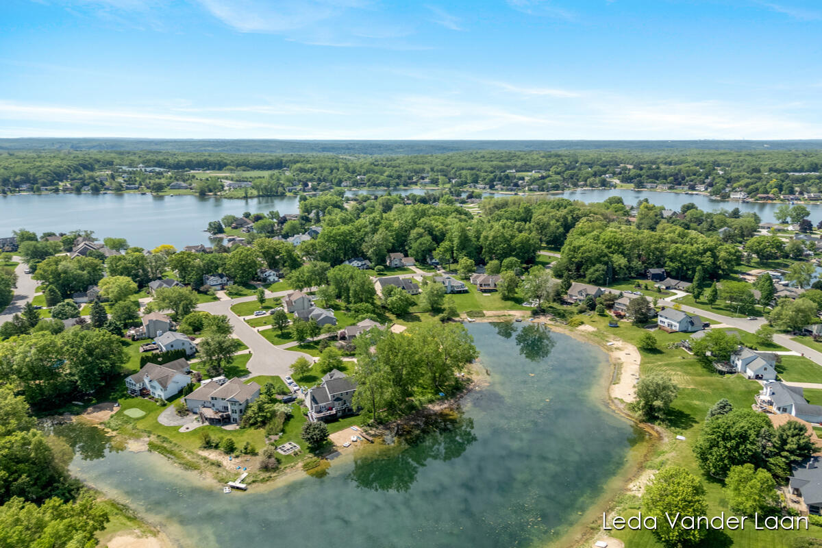7250 Loma Linda Drive NE Rockford MI 49341