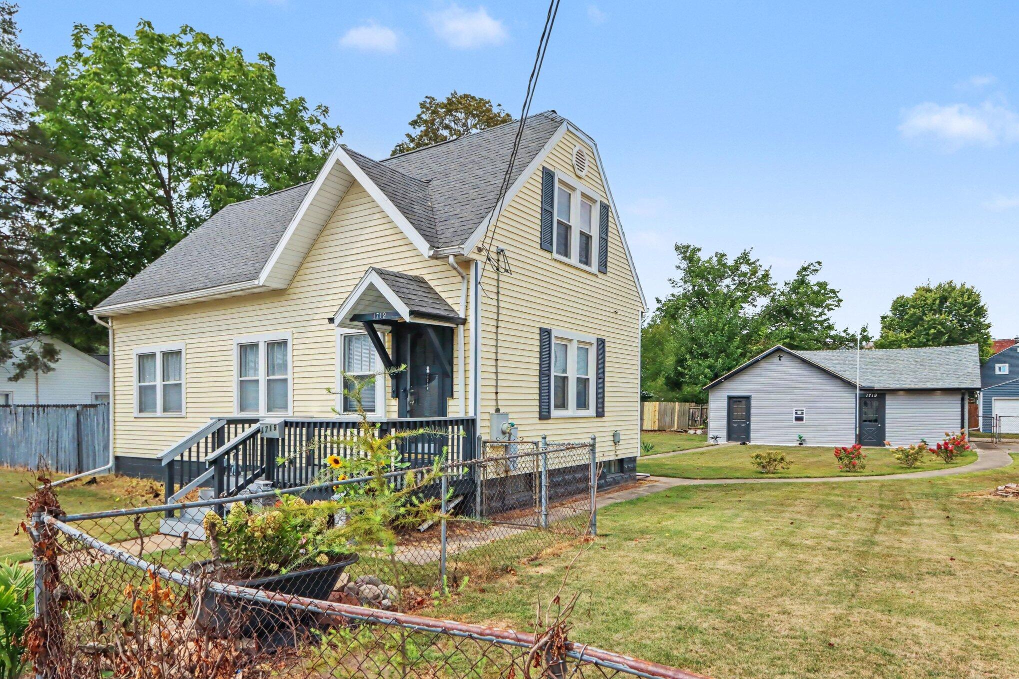 1719 Palmer Avenue Kalamazoo MI 49001