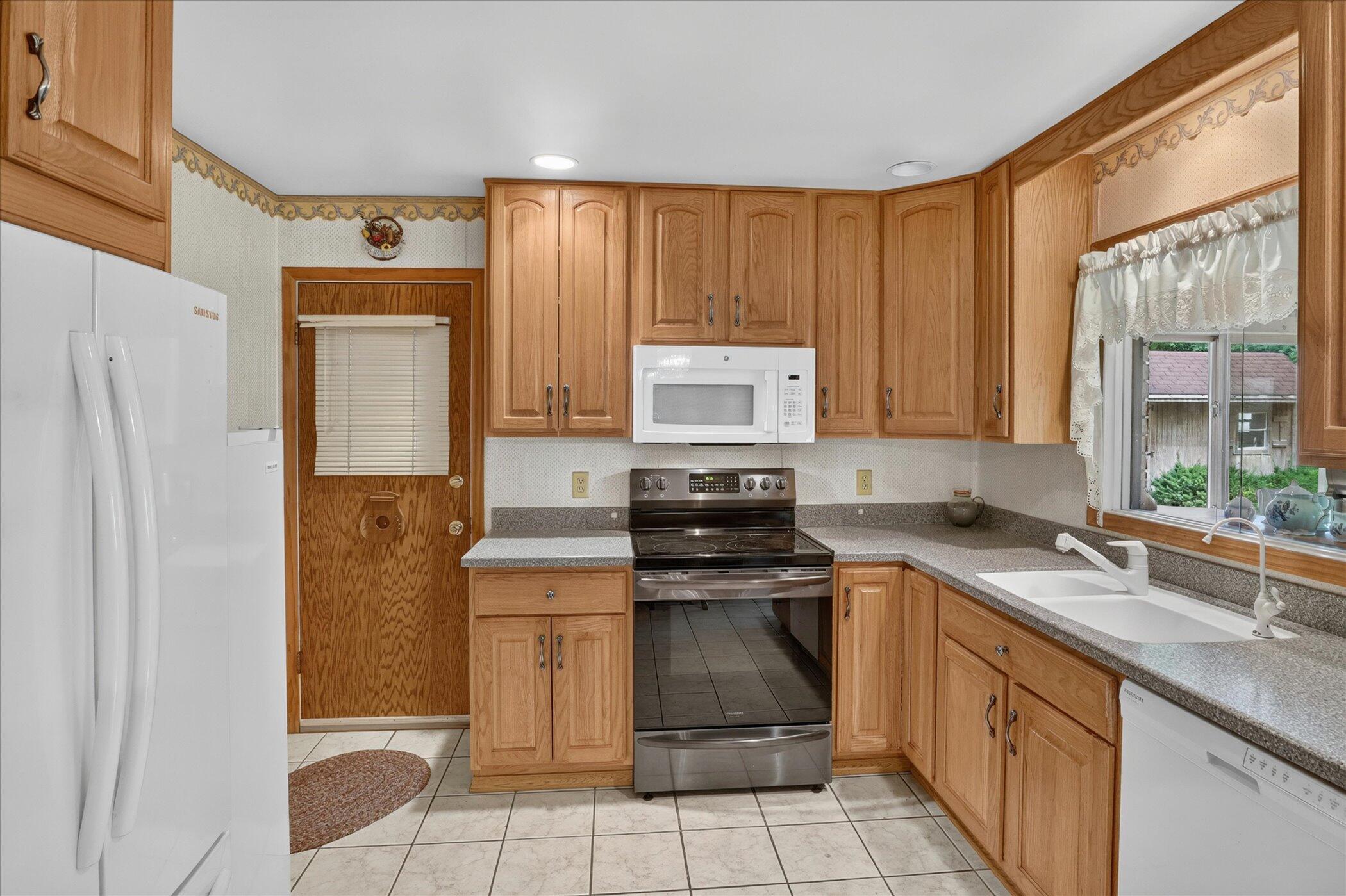 26384 Sweetbriar Street Edwardsburg MI 49112
