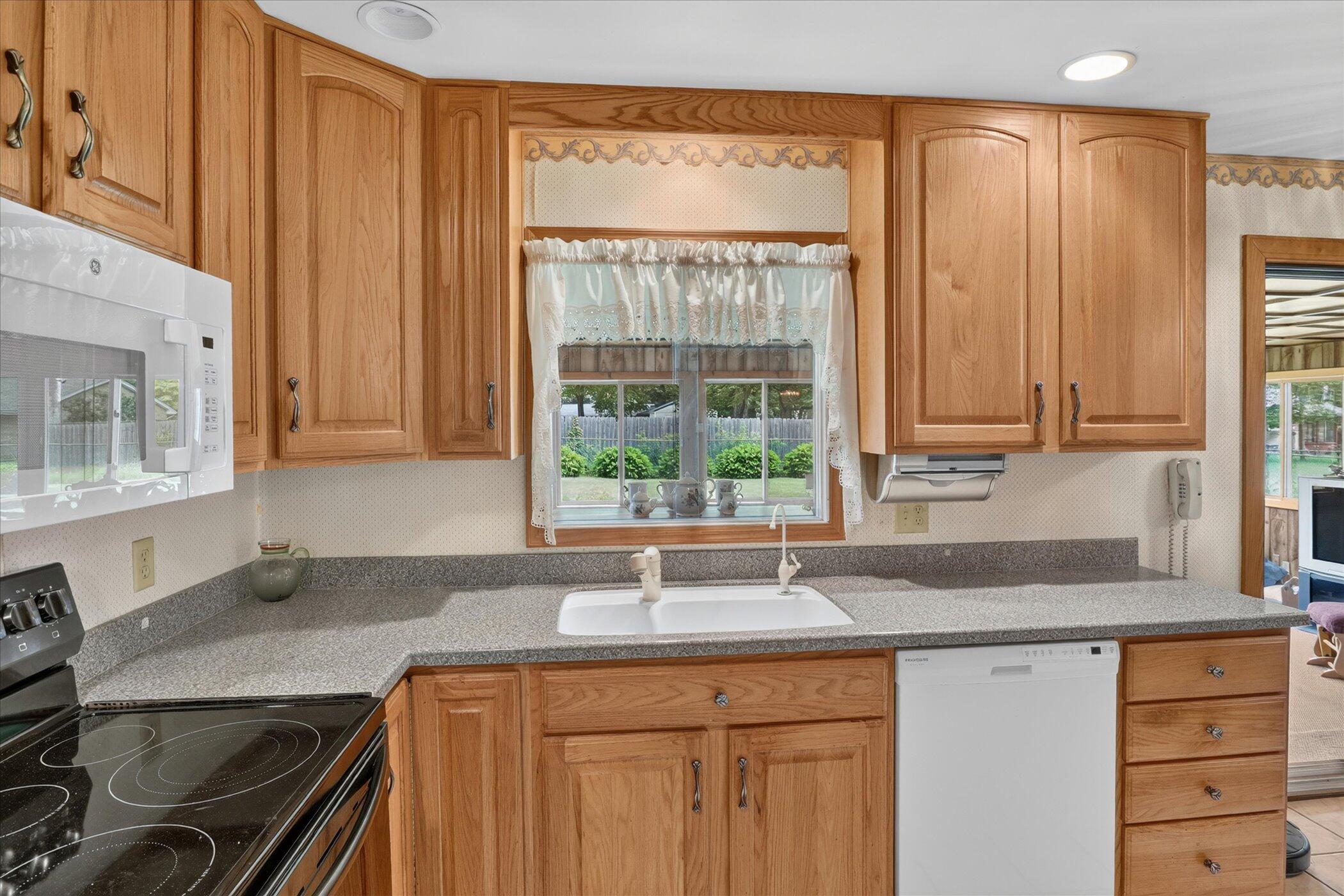 26384 Sweetbriar Street Edwardsburg MI 49112