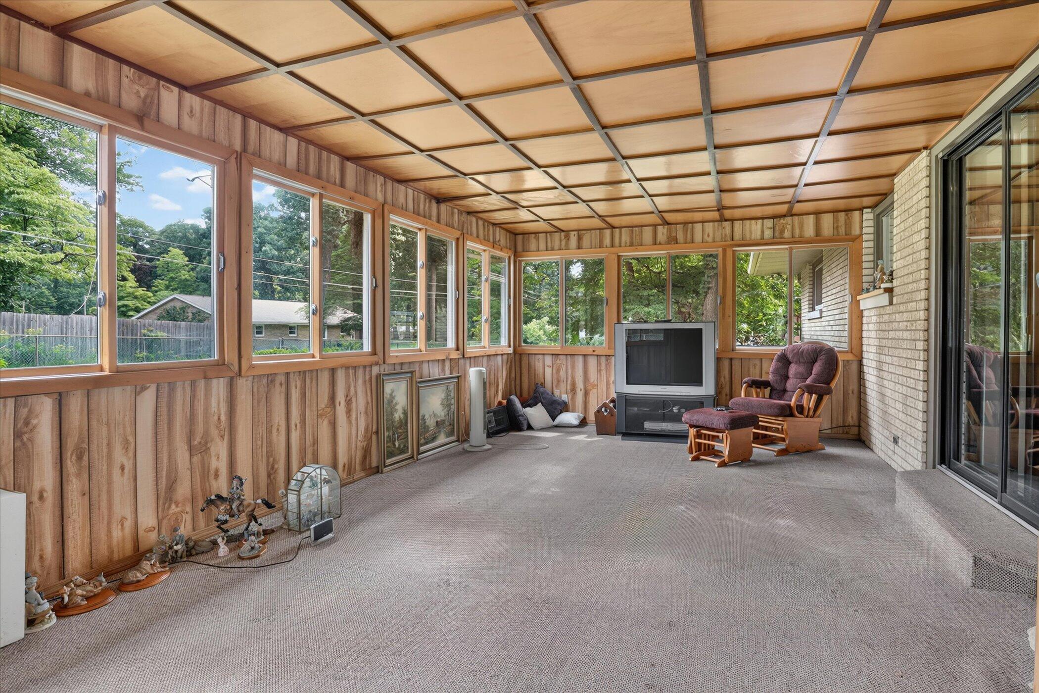 26384 Sweetbriar Street Edwardsburg MI 49112