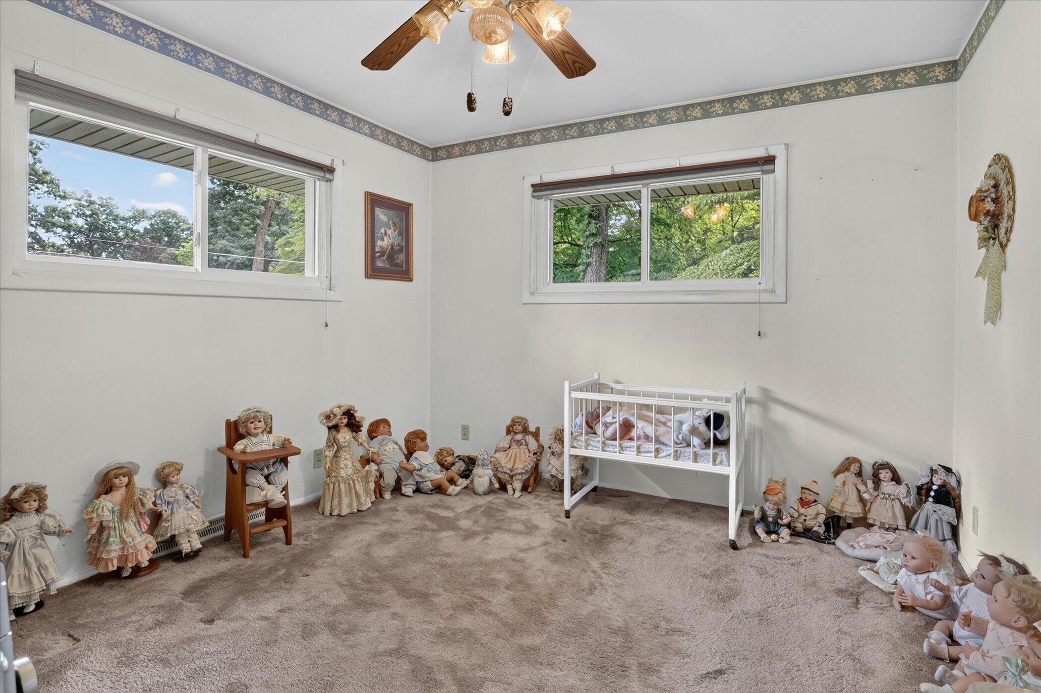 26384 Sweetbriar Street Edwardsburg MI 49112