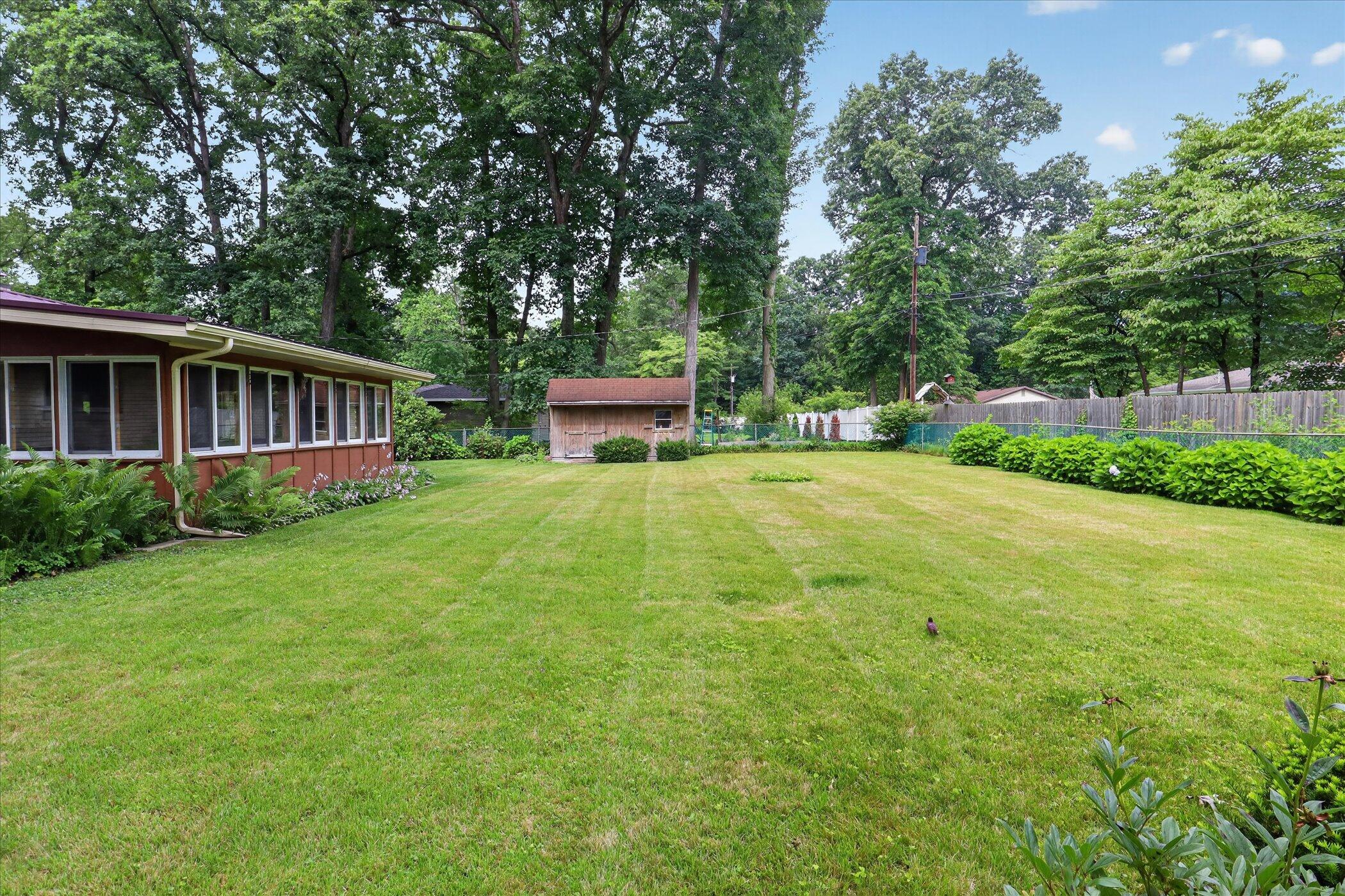 26384 Sweetbriar Street Edwardsburg MI 49112