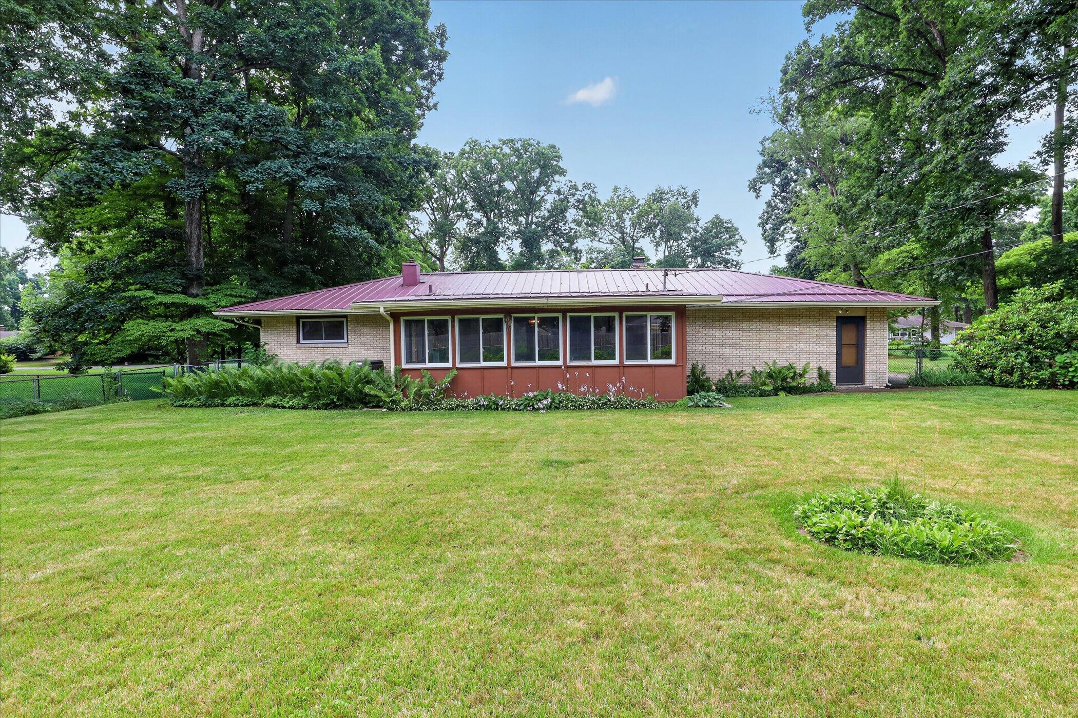 26384 Sweetbriar Street Edwardsburg MI 49112
