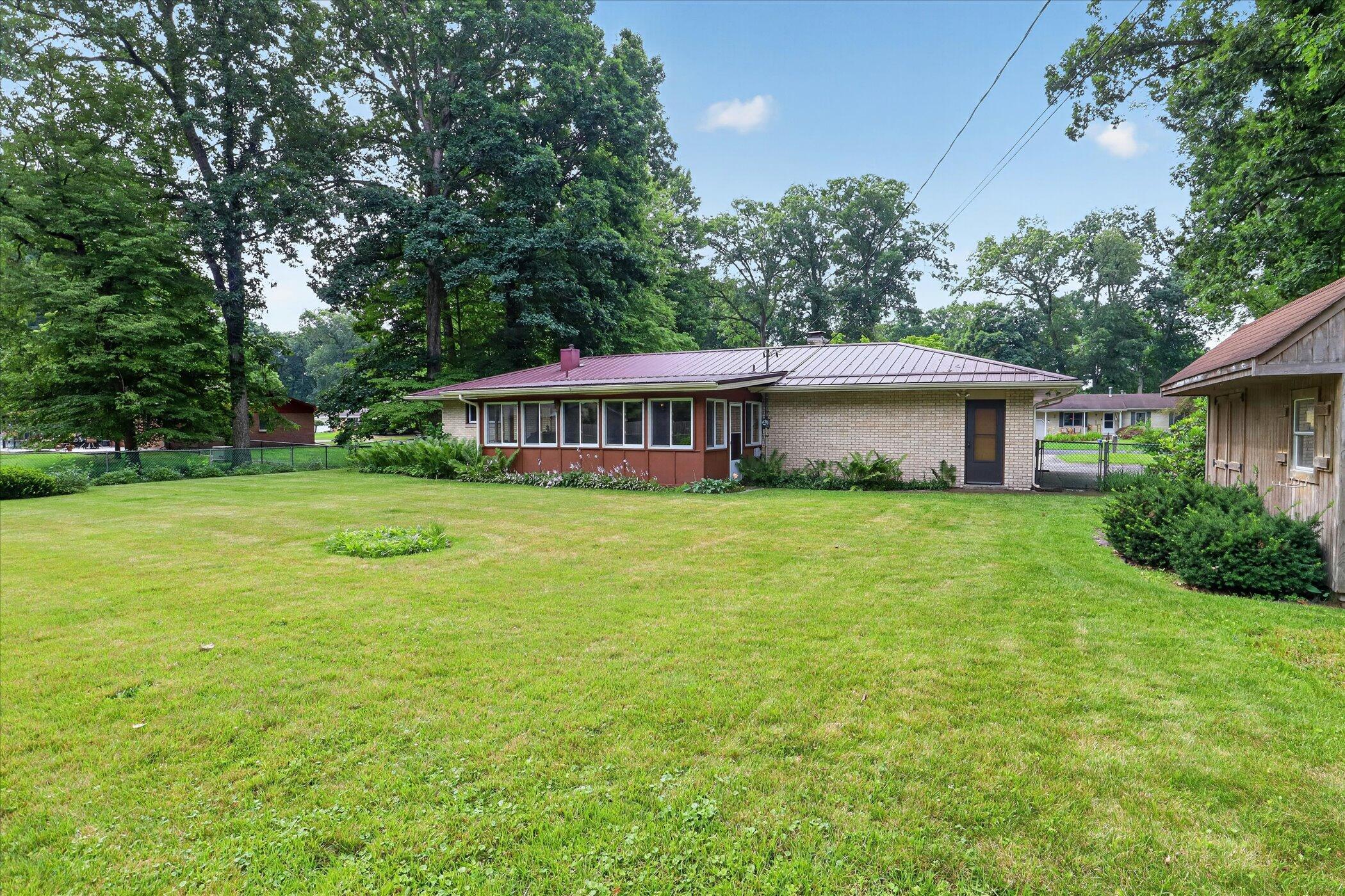 26384 Sweetbriar Street Edwardsburg MI 49112